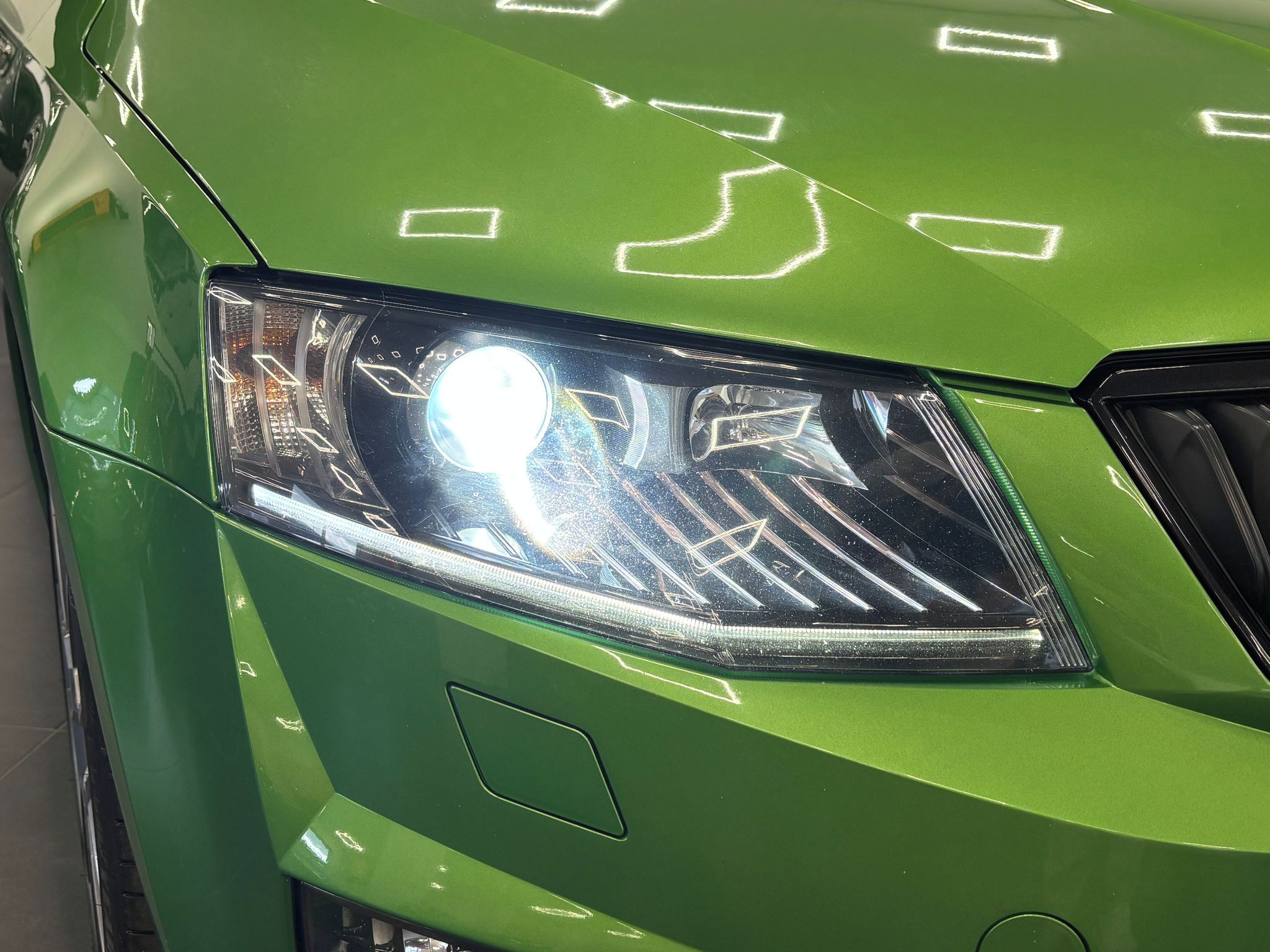 Škoda Octavia, RS 2.0 TDI 135kW, Rallye-Green - fotka 6