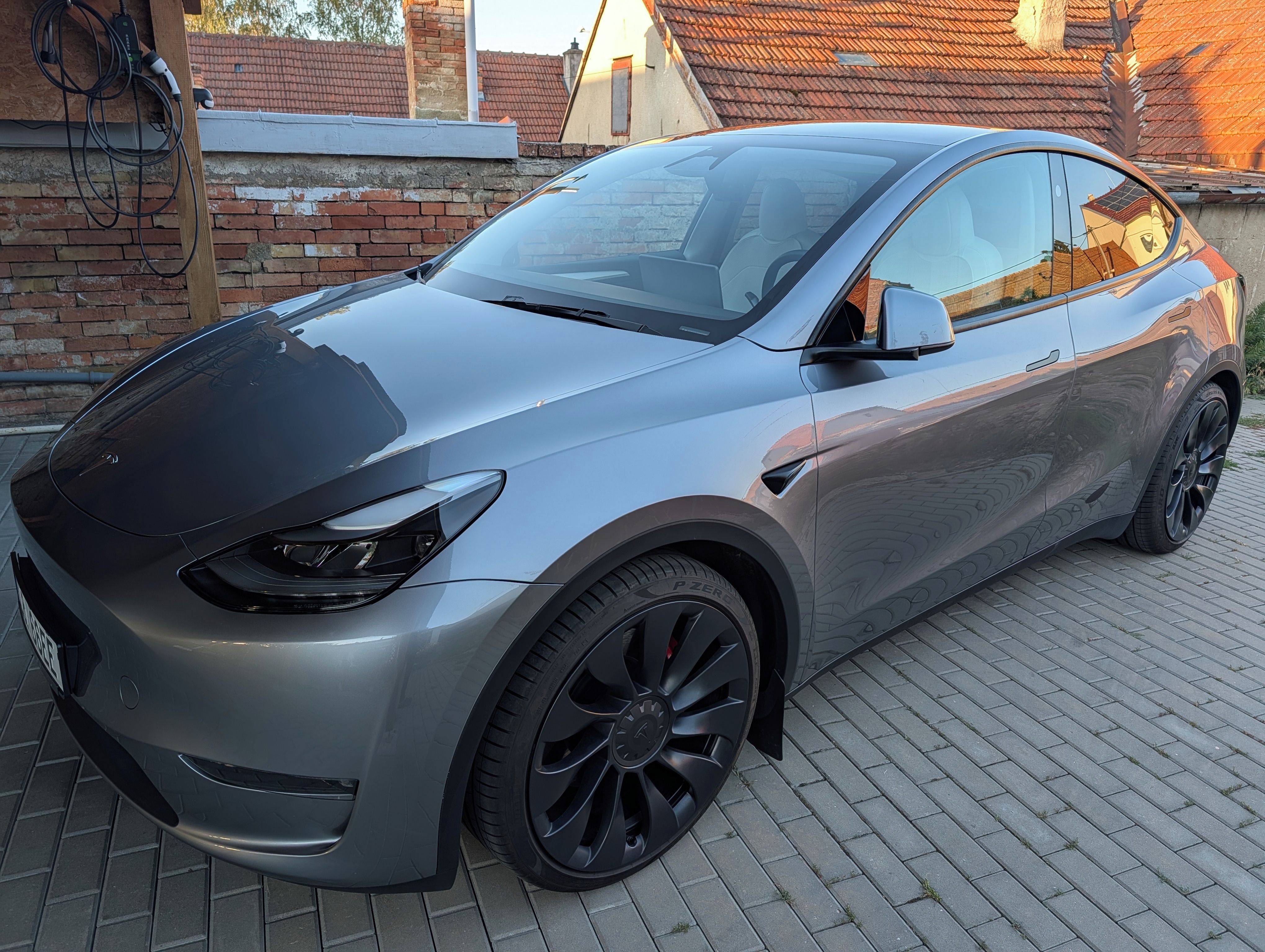 Tesla Model Y, Performance - fotka 2