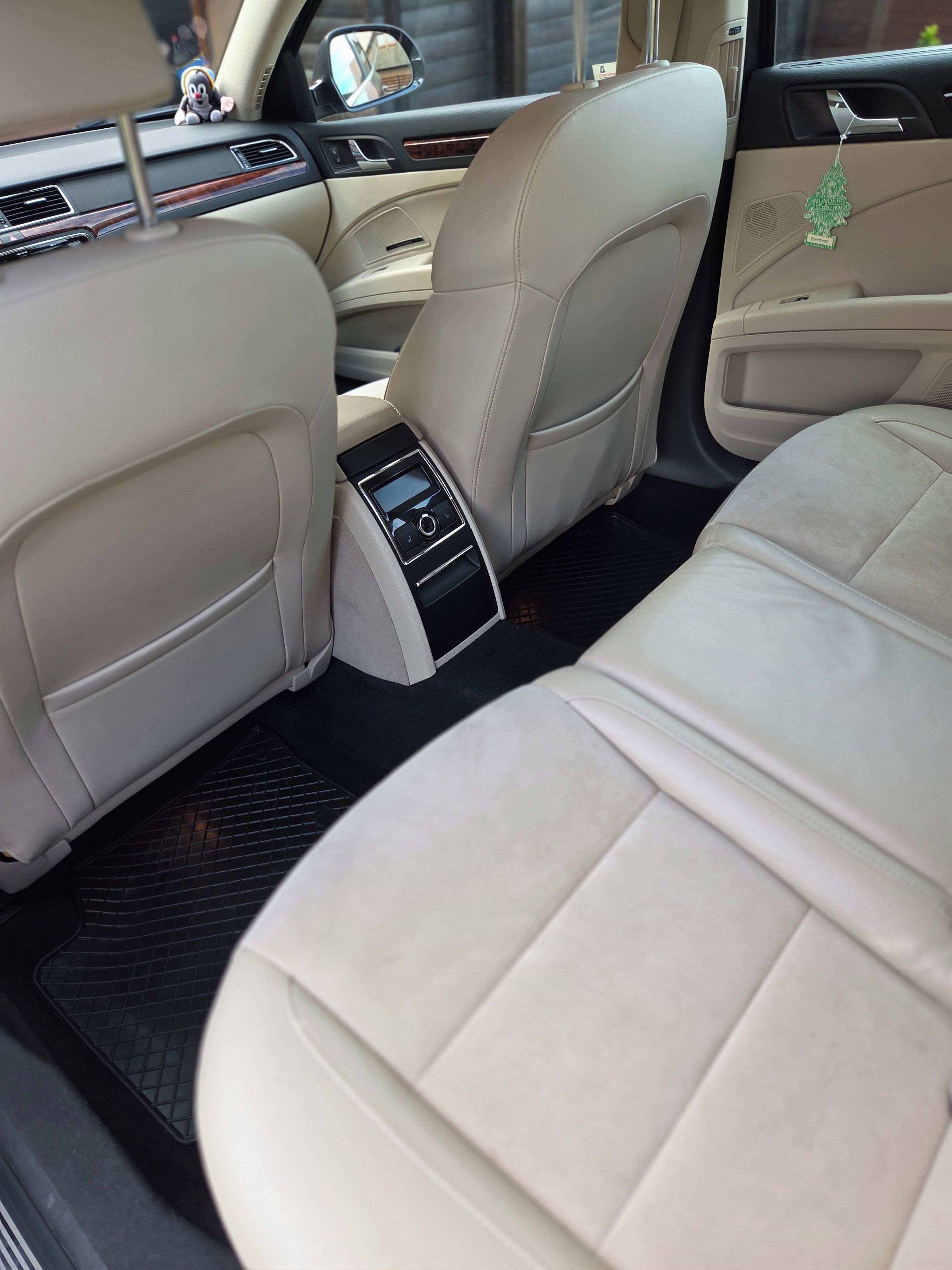 Škoda Superb - fotka 4