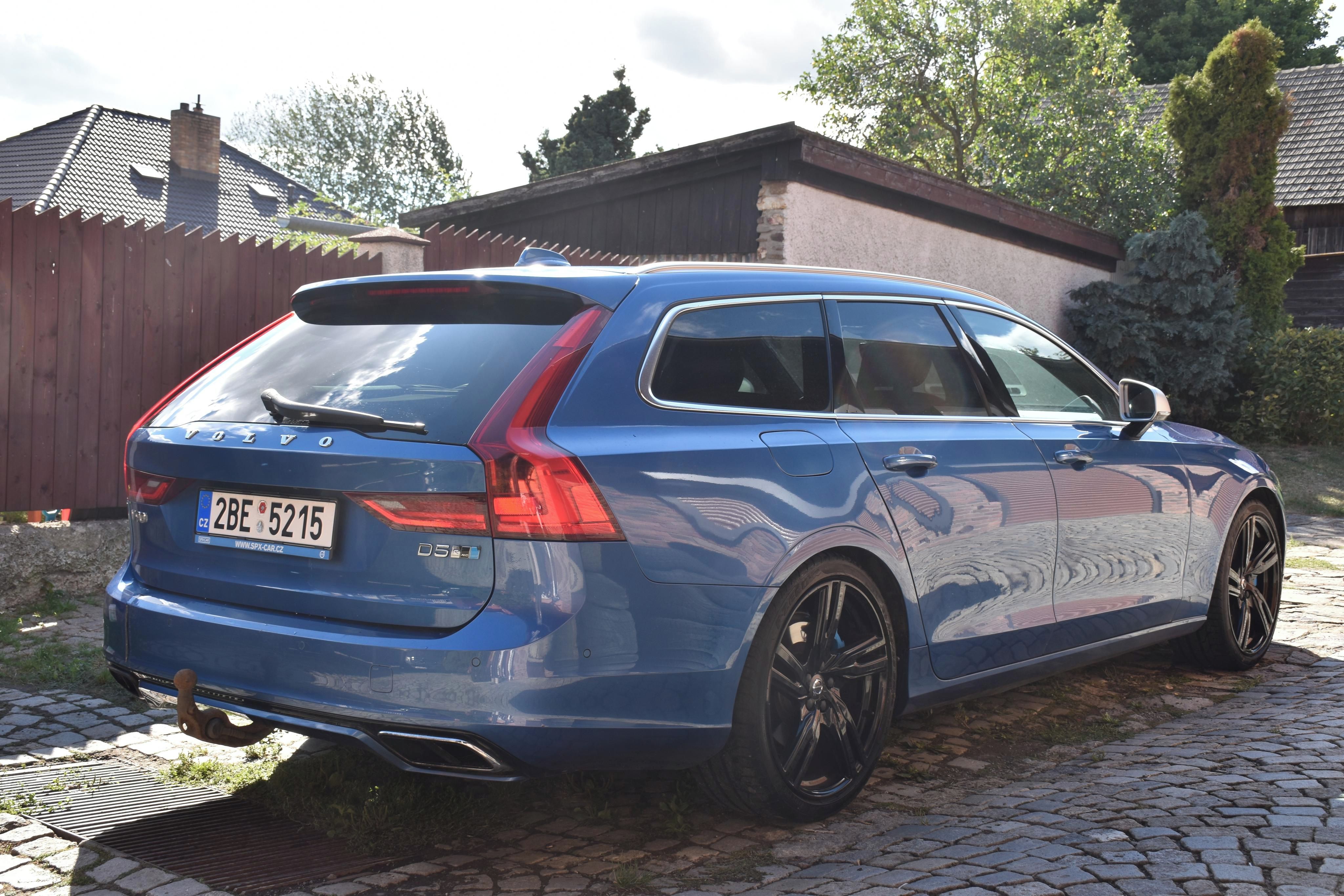 Volvo V90, D5 AWD R-Design Polestar 177kw - fotka 4