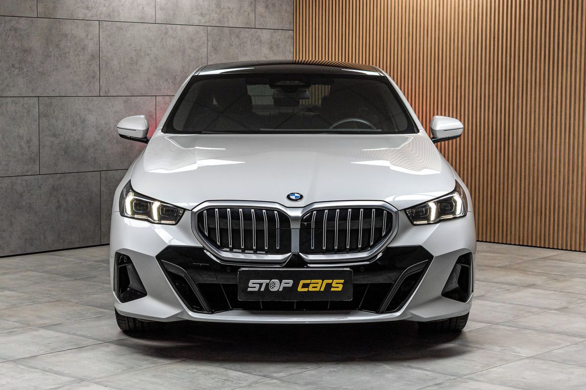 BMW Řada 5, 540d xDrive ///M*HK*ČR*ZÁRUKA - fotka 2