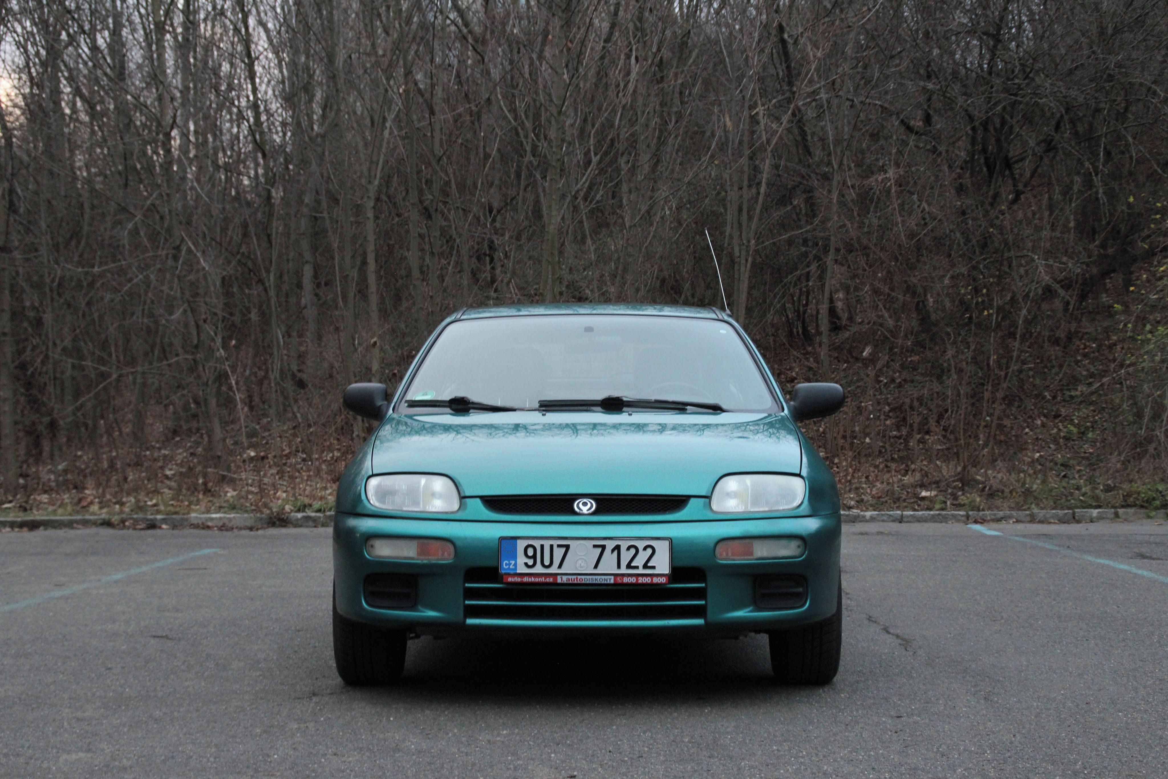 Mazda 323, 1.3 - fotka 4
