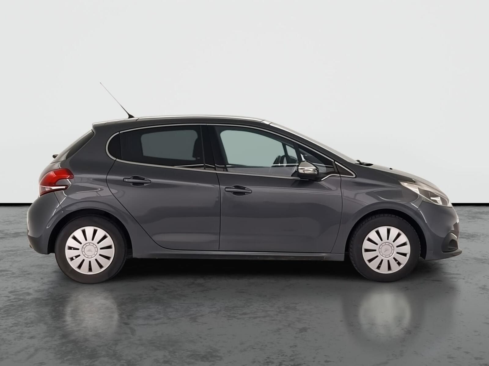 Peugeot 208, 1.2 PureTech, Allure - fotka 6