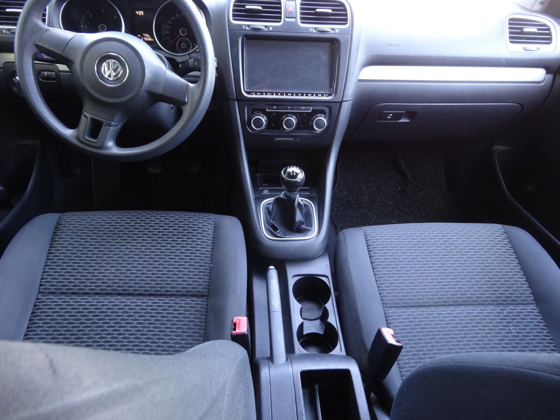 Volkswagen Golf, Kombi 1.6TDi Klima, Navi - fotka 4