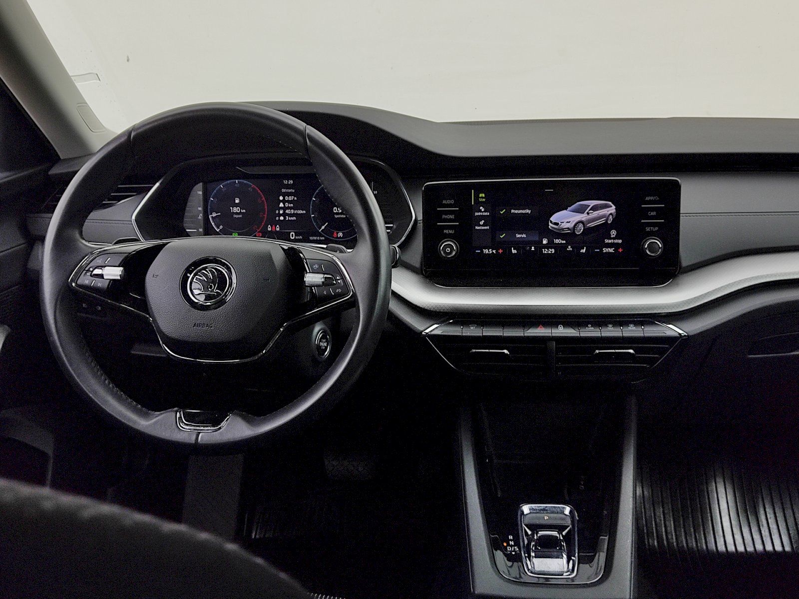 Škoda Octavia, Combi Ambition Plus 2,0 Tdi 11 - fotka 6