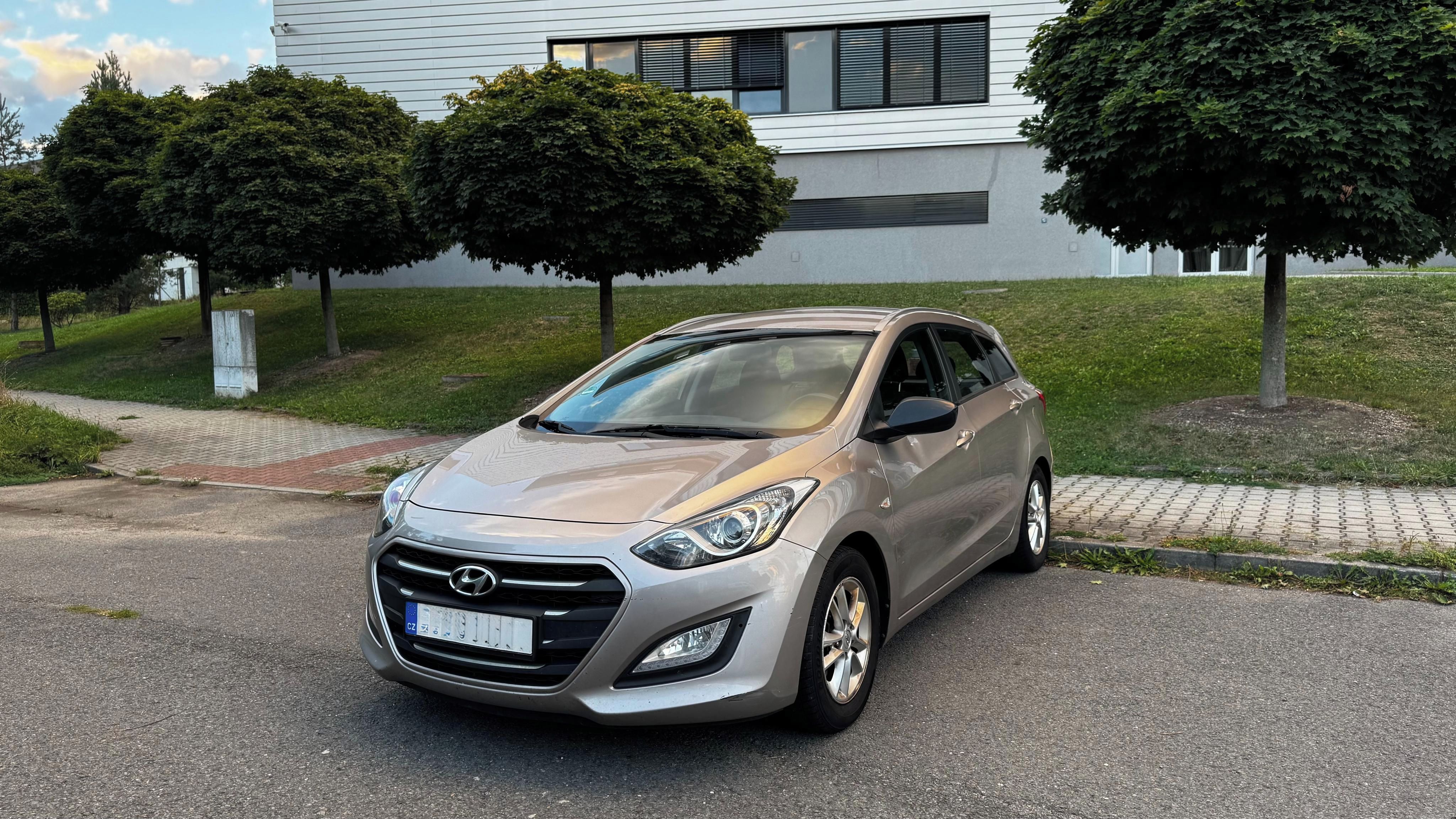 Hyundai i30, 1.6, ČR, 2. MAJ., SERV. KNIHA - fotka 5