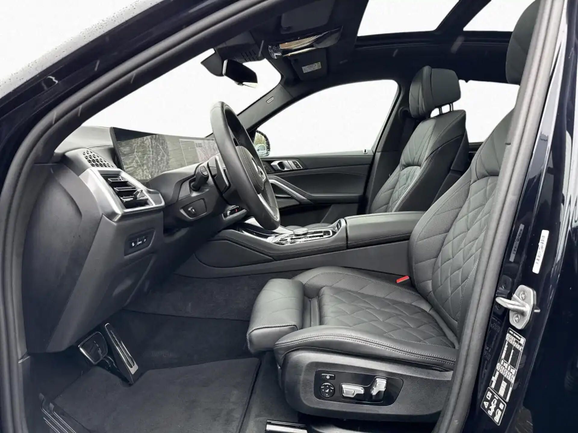 BMW X6, xDrive30d M-Sport Pano NezT Ve - fotka 5