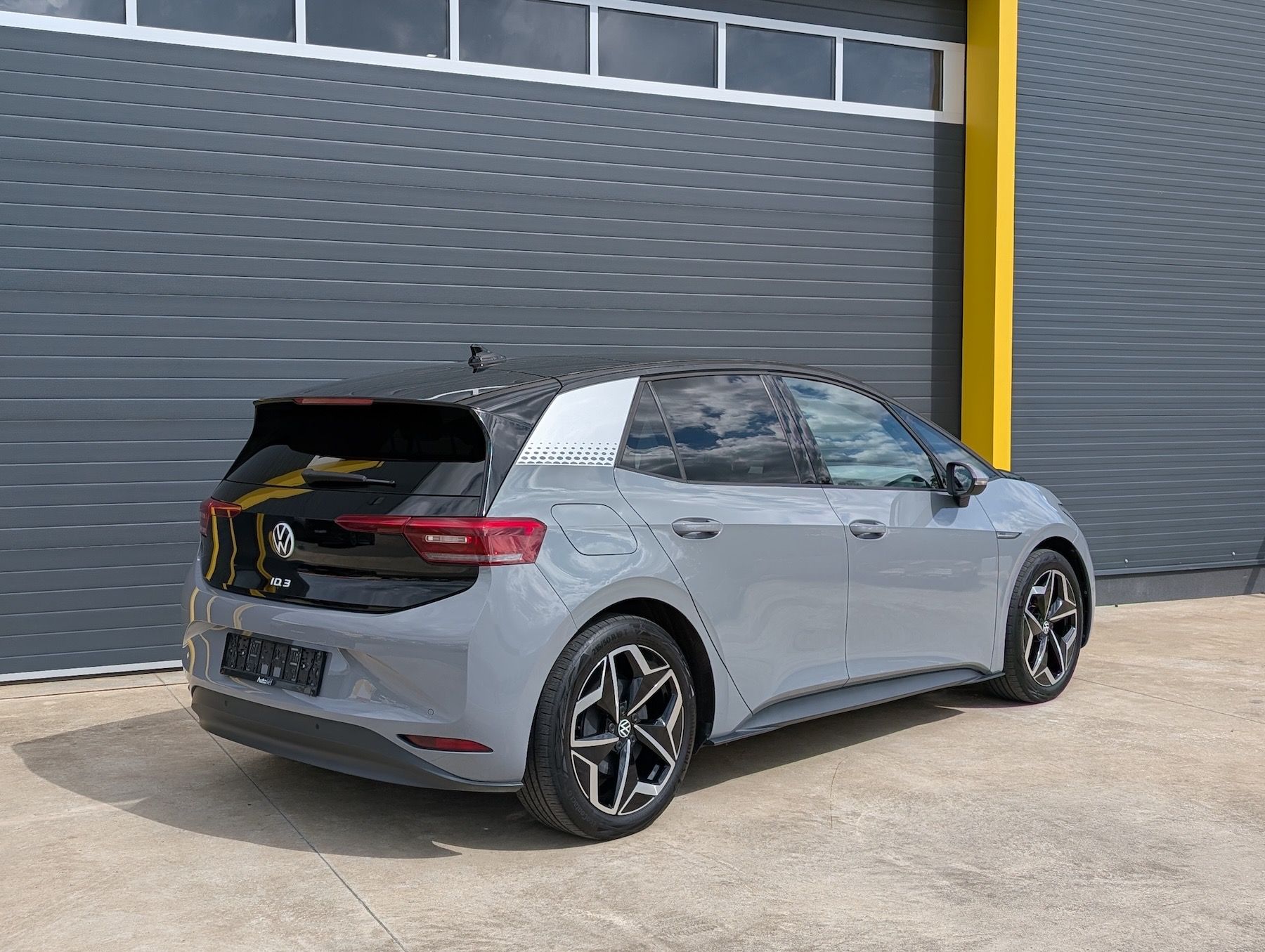 Volkswagen ID.3, 150 kW, IQ, ACC, Kessy, Pano - fotka 2