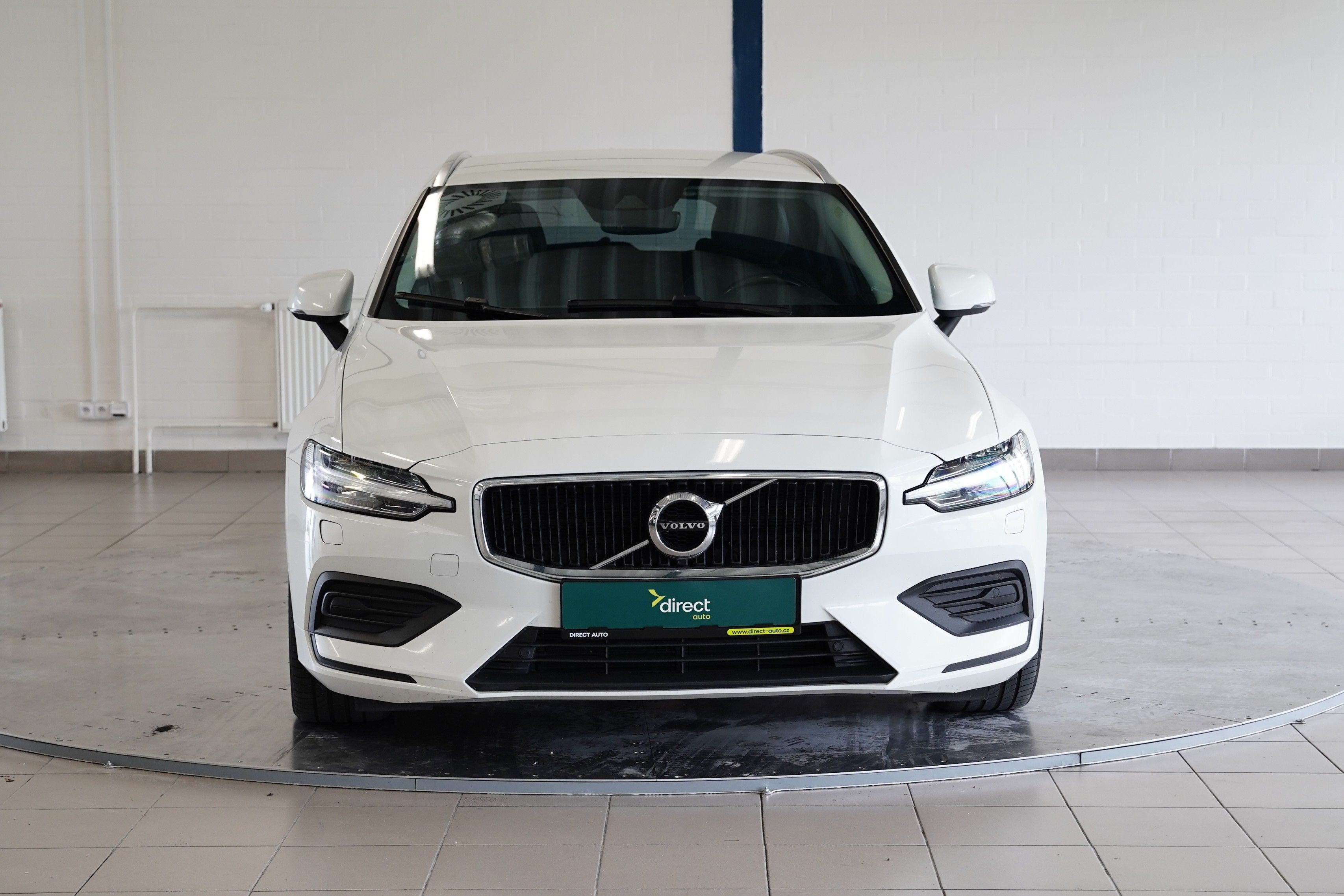 Volvo V60, D4 140 kW Momentum - fotka 4