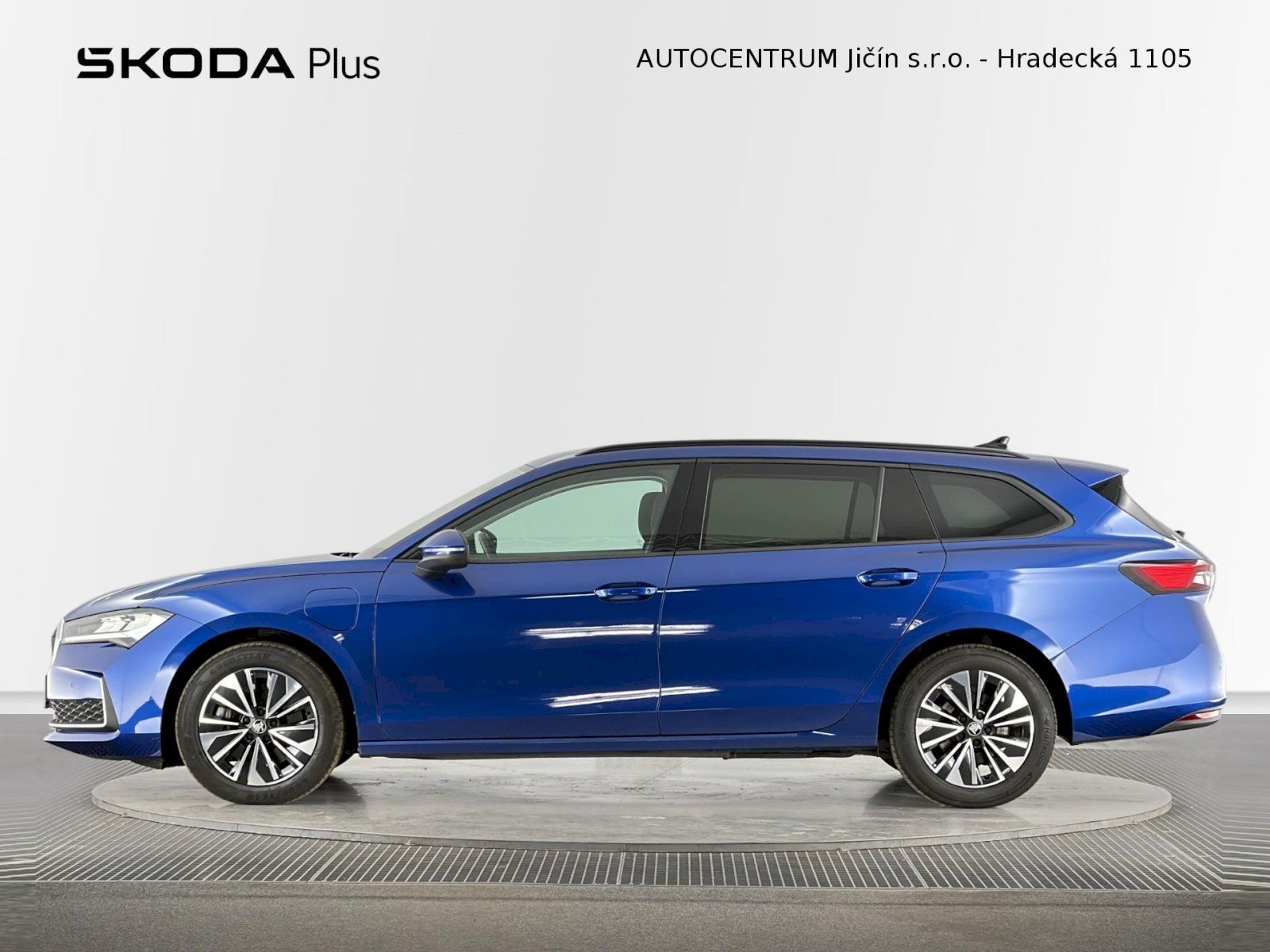 Škoda Superb, Combi iV DSG 1.5TSI 150kW Sele - fotka 3