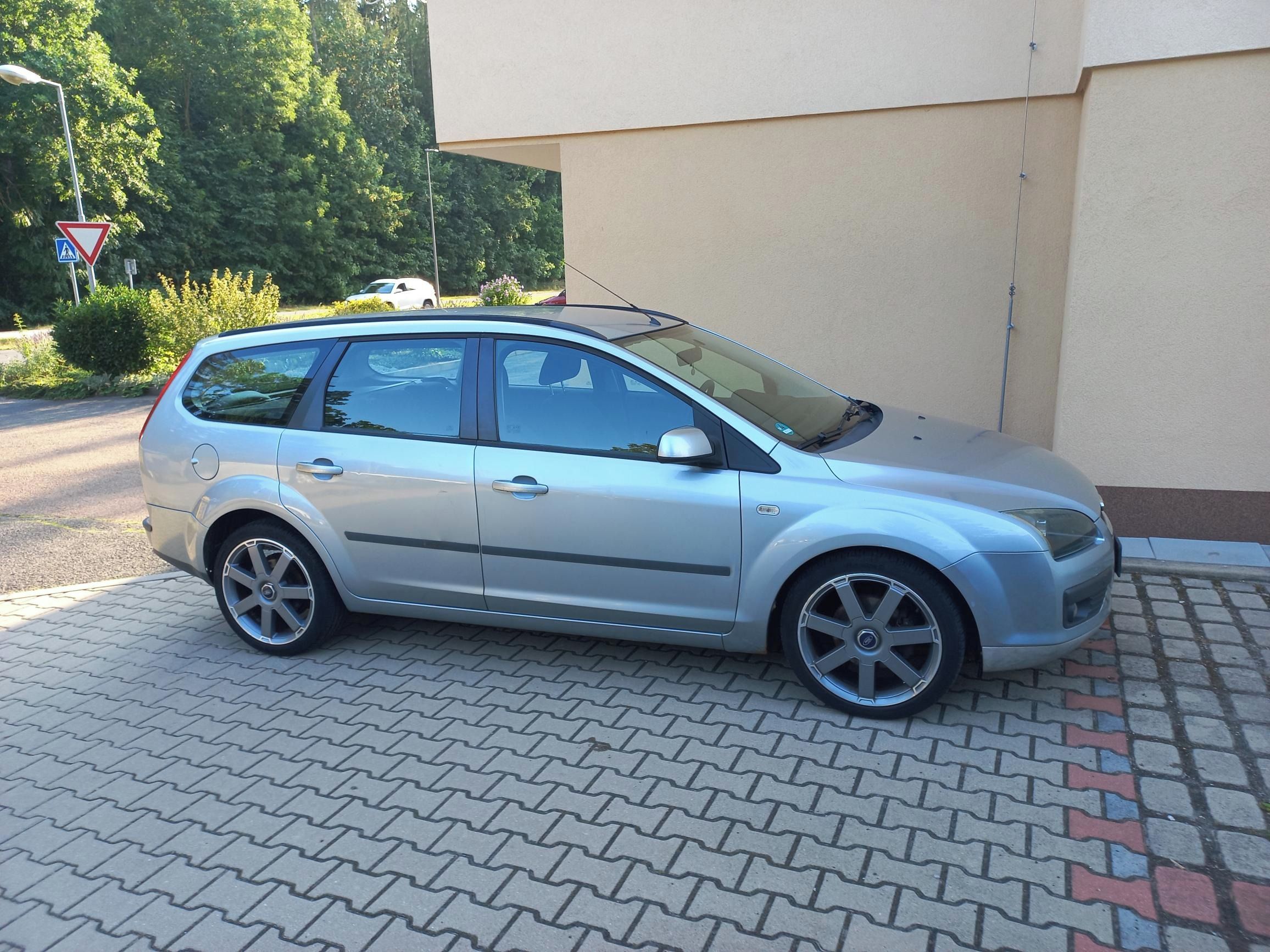 Ford Focus, Funkční, spolehlivý, - fotka 2