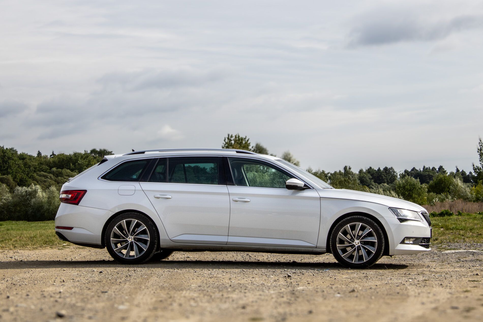Škoda Superb - fotka 4