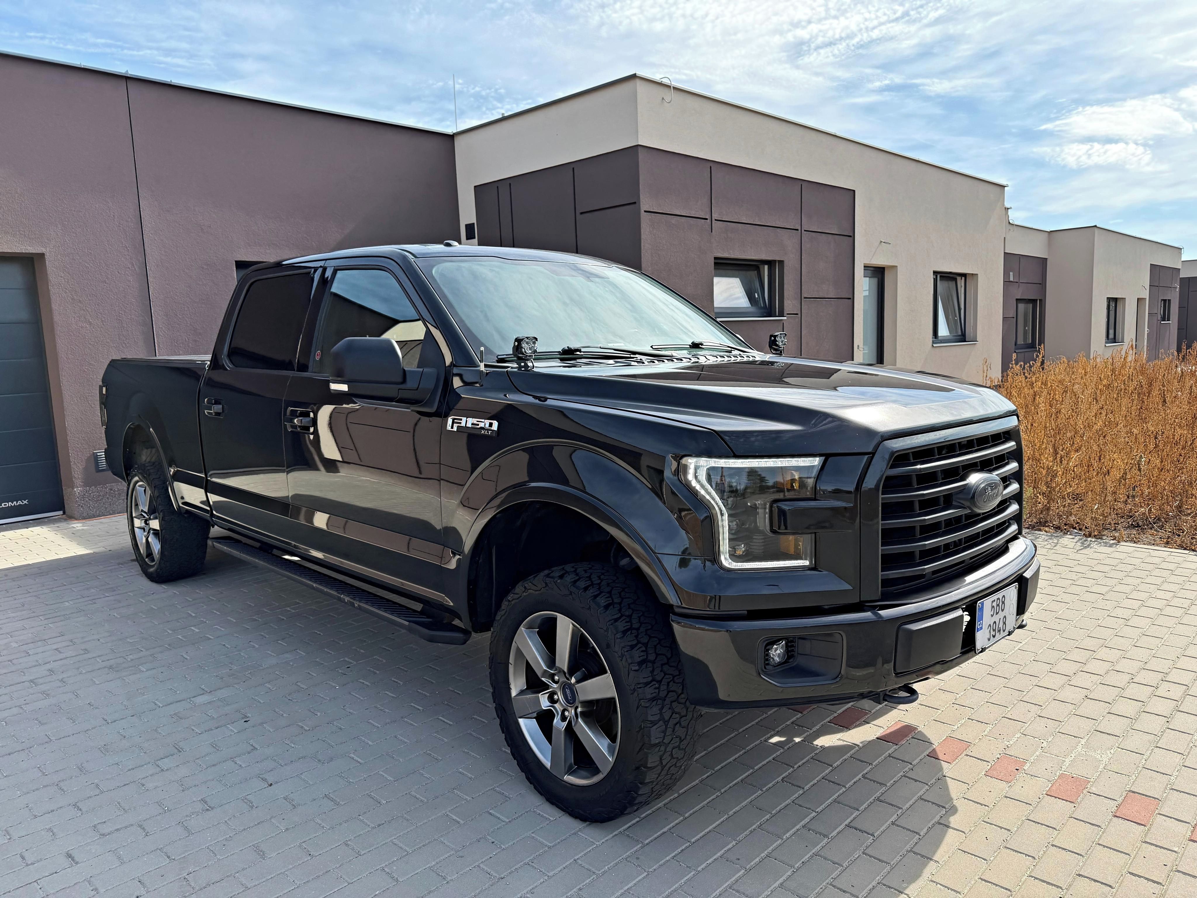 Ford F-150, XLT, double cab, DPH, 2x kola - fotka 6
