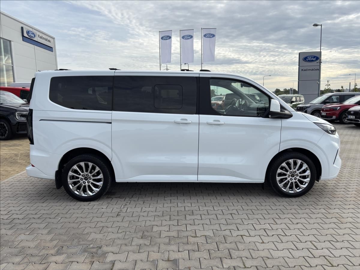 Ford Tourneo Custom, 2,0 EcoBlue 125kW Titanium L1 - fotka 6
