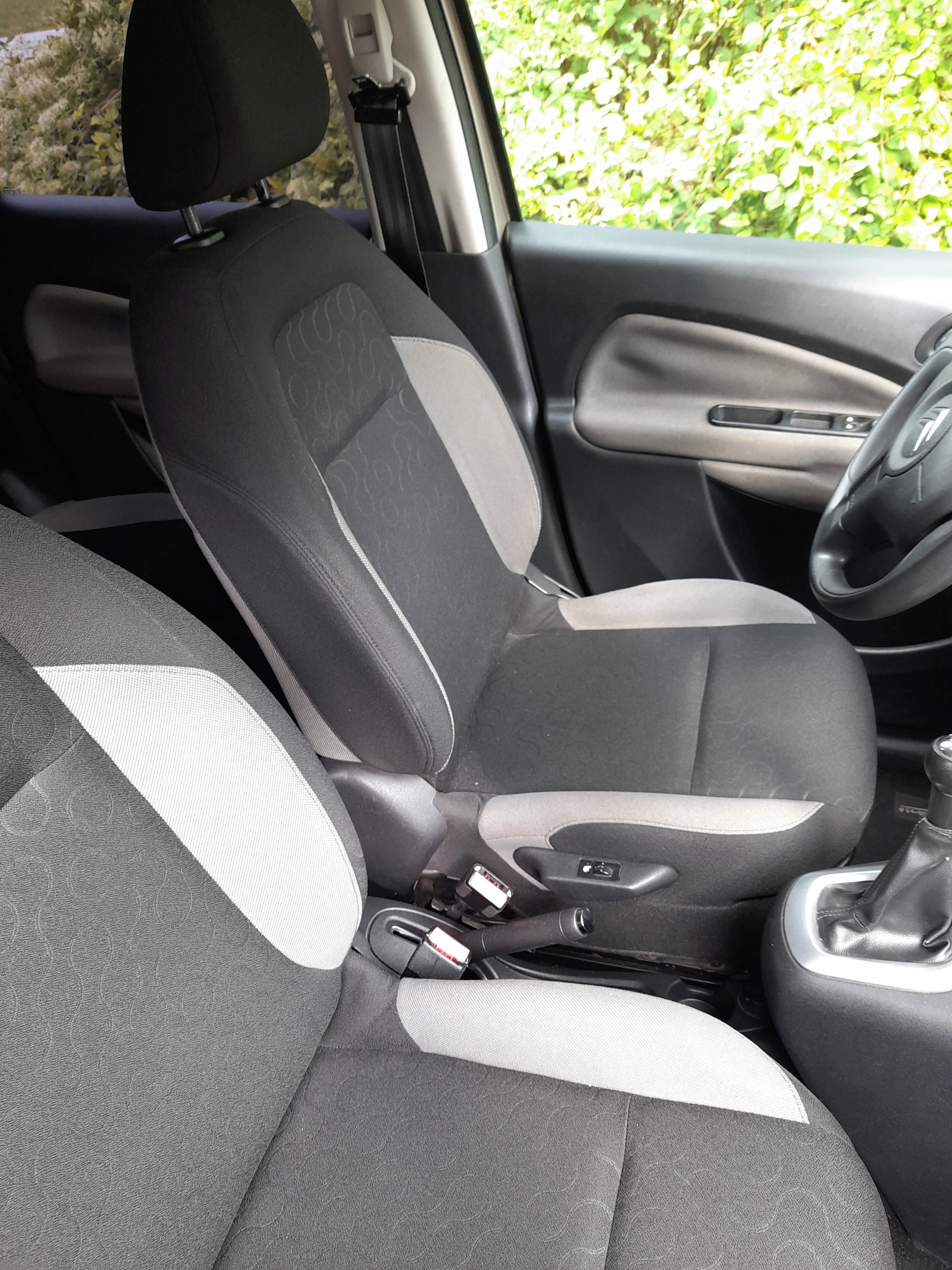 Citroën C3 Picasso, Prodám c3 Picasso r.v.2009.1.6 - fotka 4