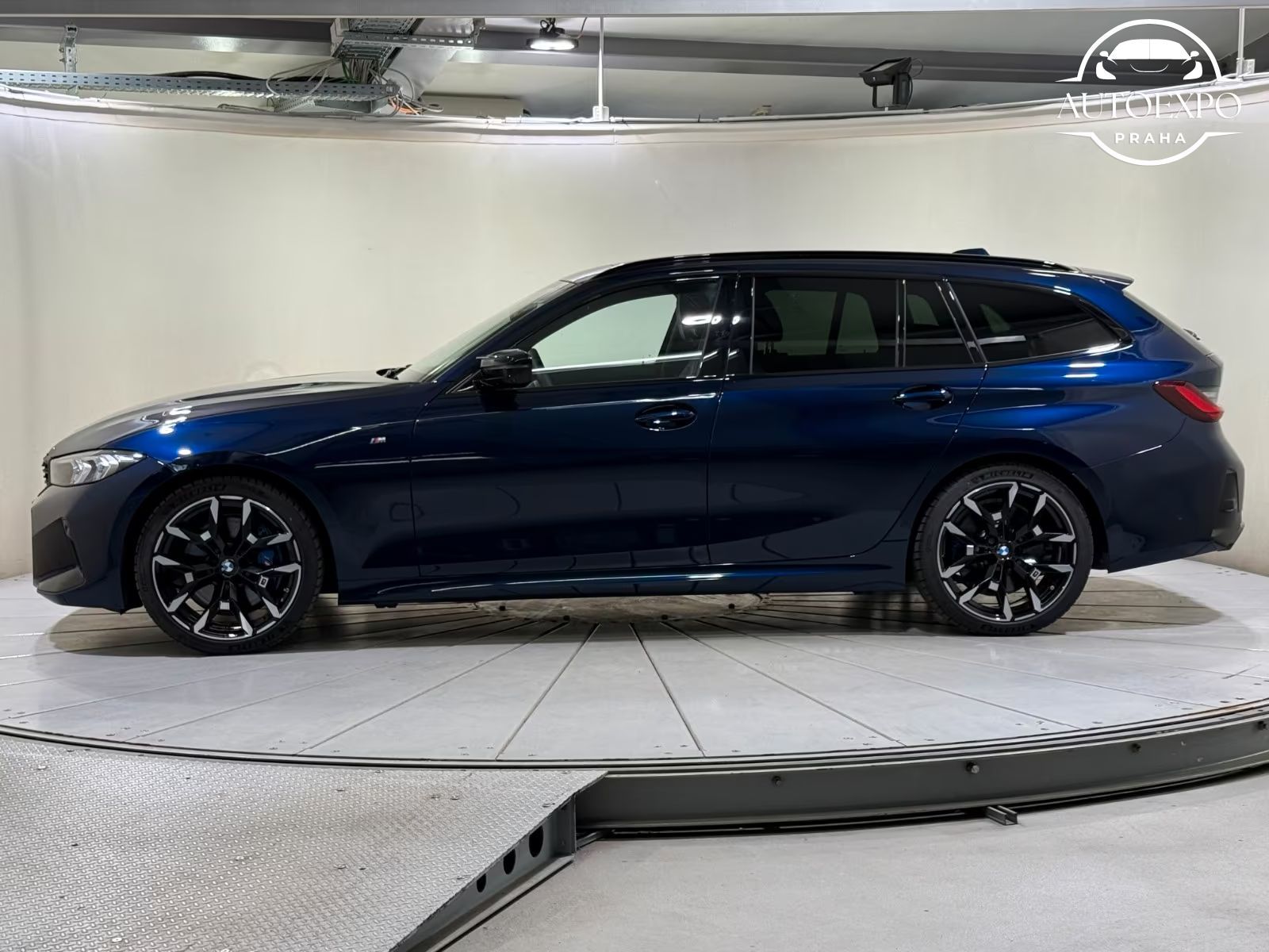 BMW Řada 3, M340i xDrive Touring HUD HiFi - fotka 2