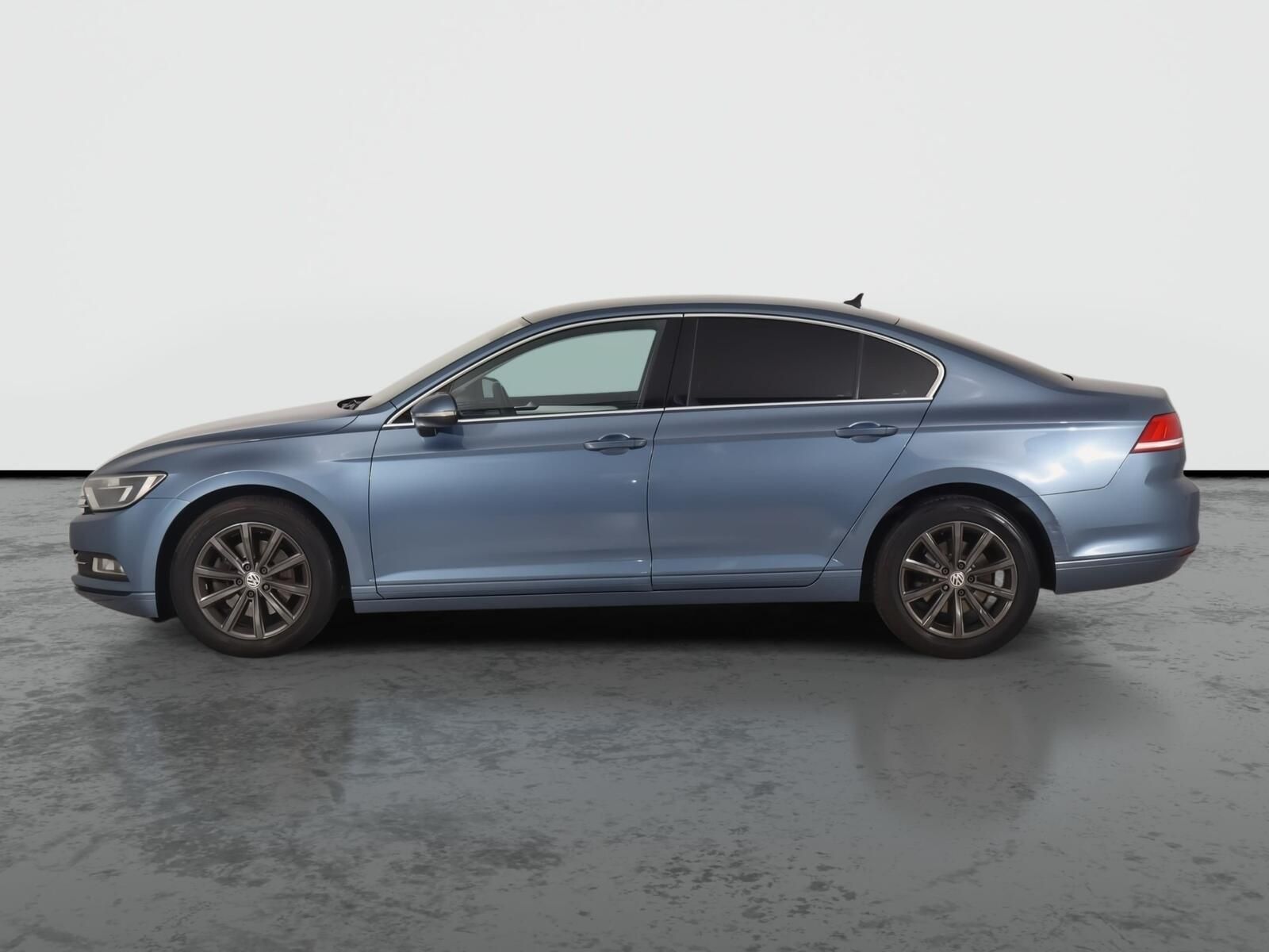 Volkswagen Passat, 1.6 TDI - fotka 3