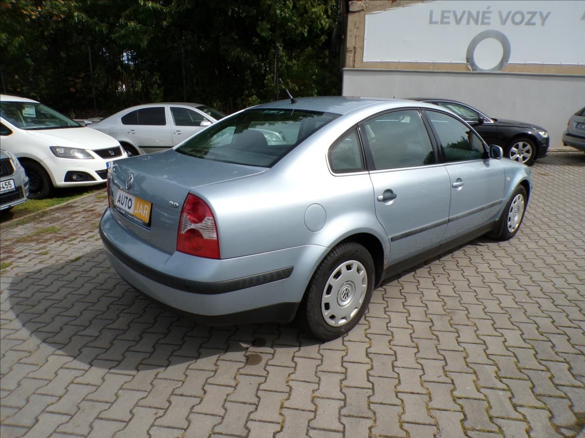 Volkswagen Passat, 2,0 i  TAŽNÉ ZAŘÍZENÍ - fotka 5