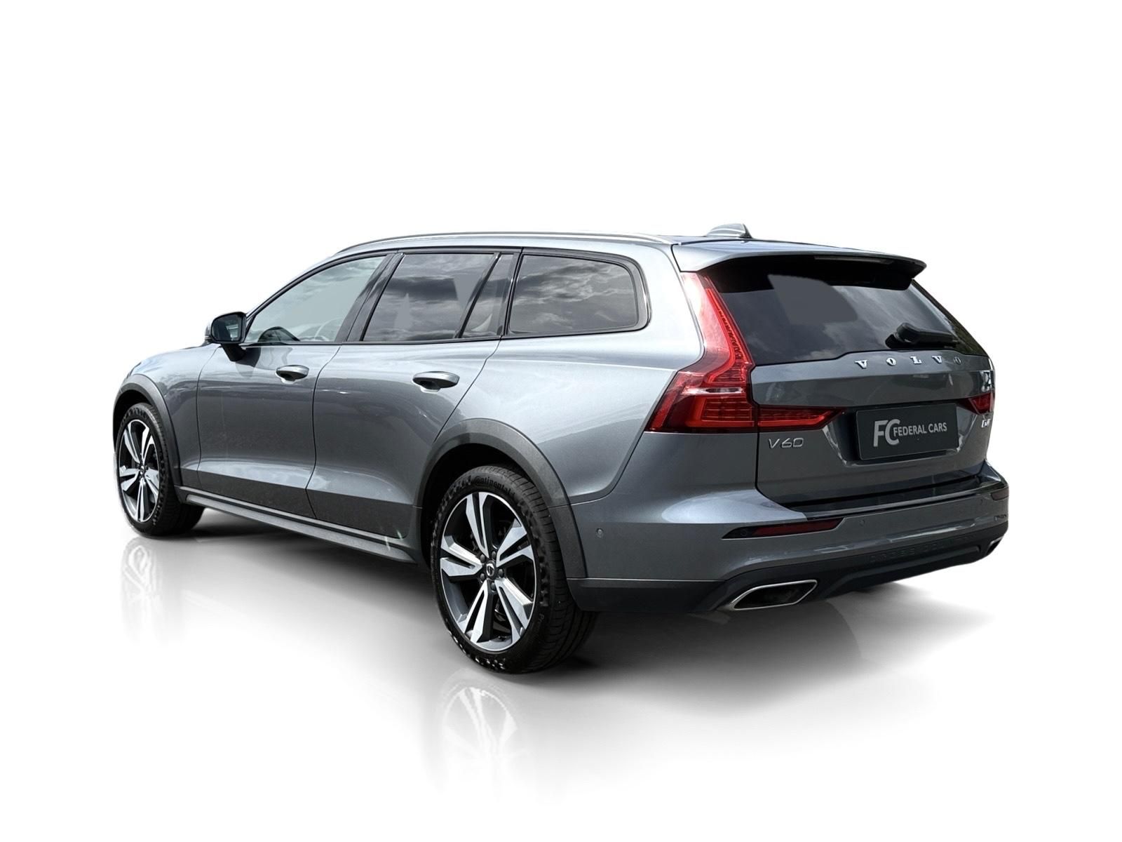 Volvo V60, CrossCountry D4 AWD PRO // B&W - fotka 3