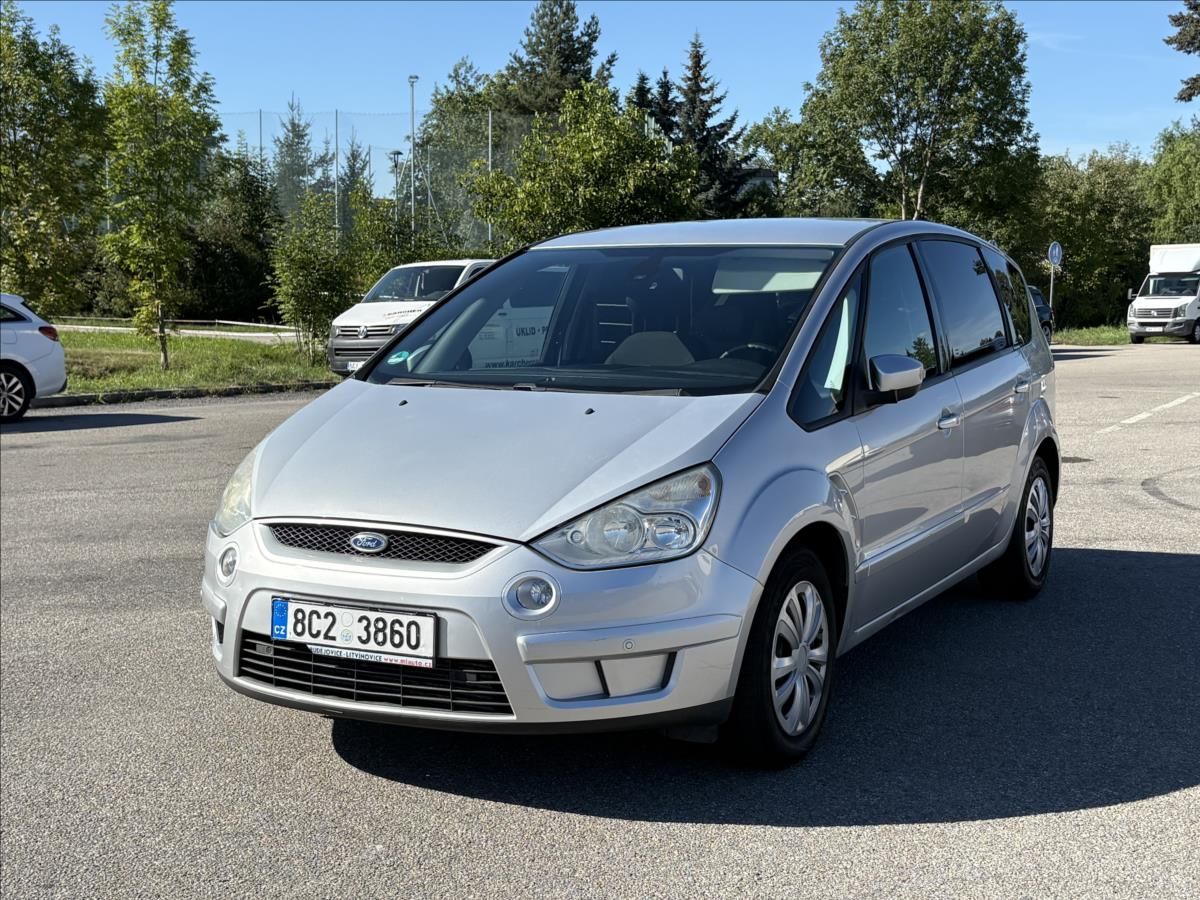 Ford S-MAX, 2,0 TDCi 103kW Výhřev,PDC,Tažn
