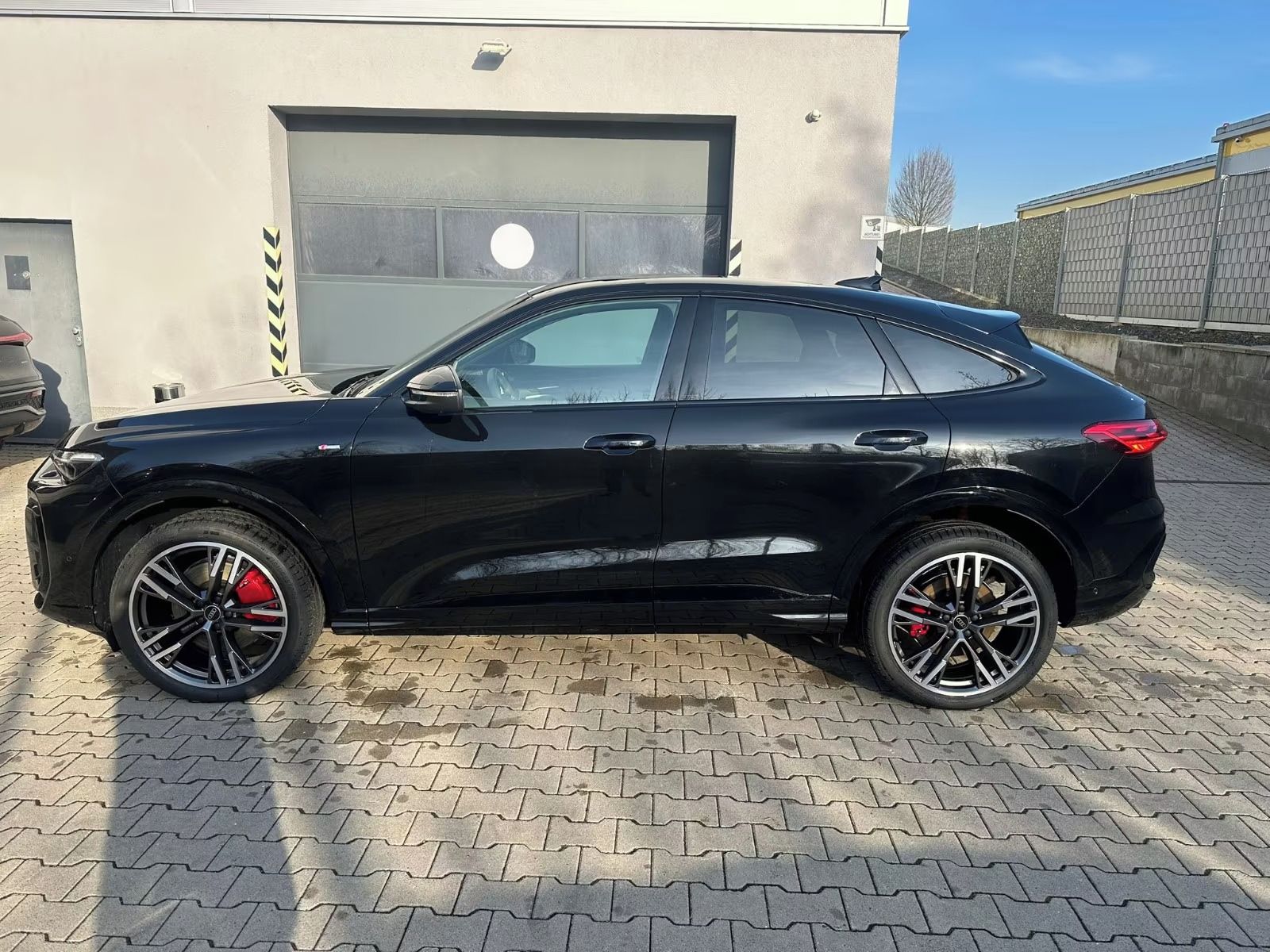 Audi Q5, SB 40 TDI QUATTRO S LINE Nový! - fotka 3