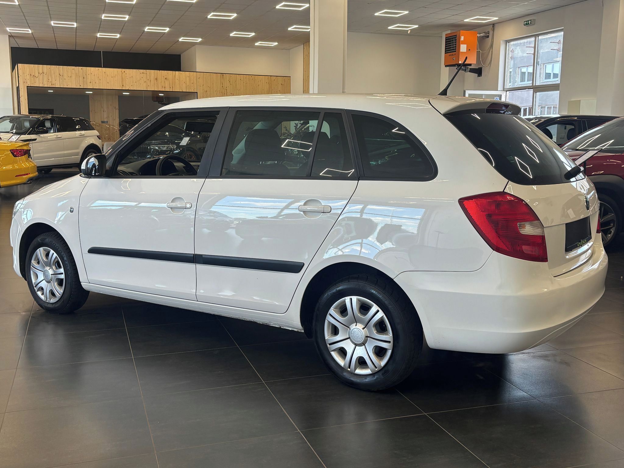 Škoda Fabia, 1.2 HTP Combi, Klima - fotka 4