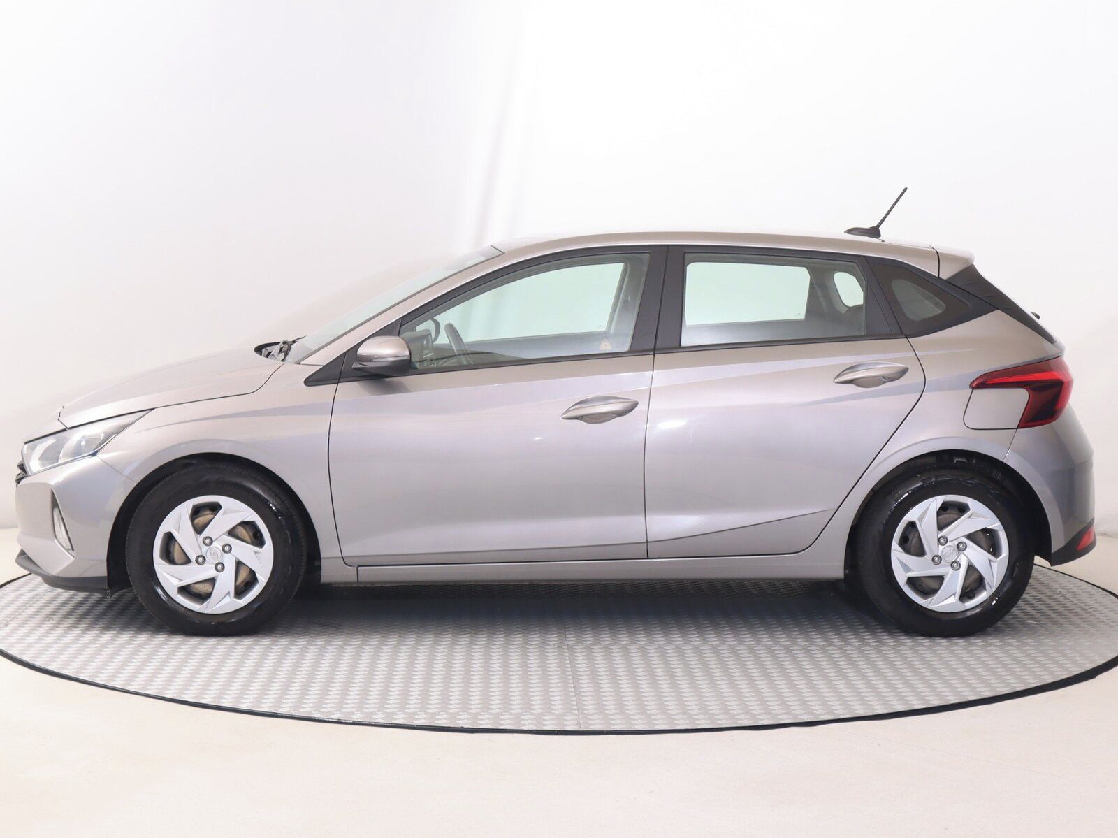 Hyundai i20, 1.0 T-GDI MHEV, Automat - fotka 3