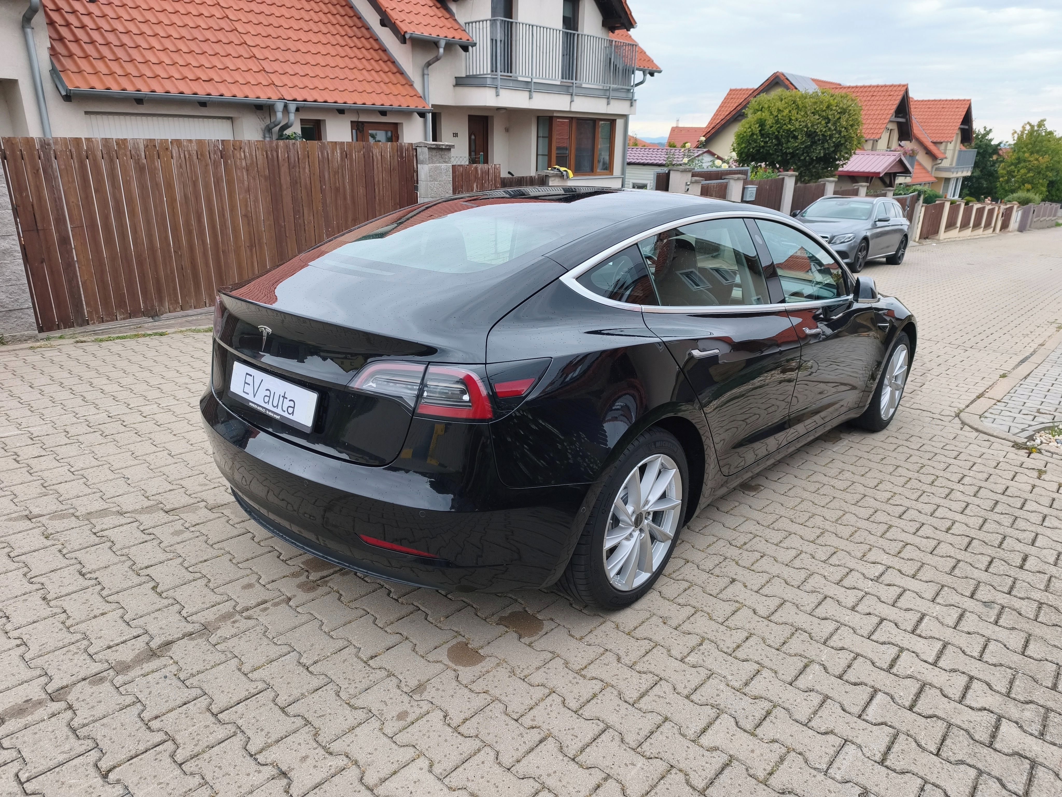 Tesla Model 3, Stadard + SoH 80% - fotka 5