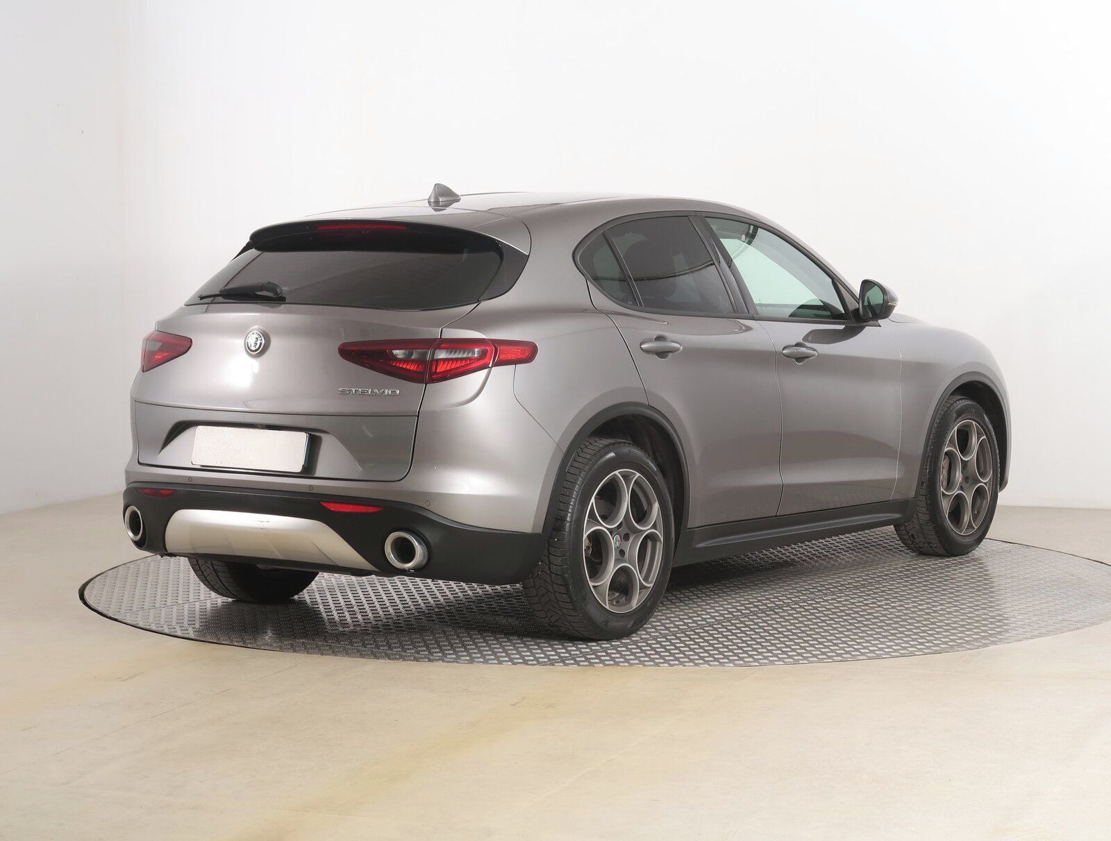 Alfa Romeo Stelvio, 2.2 Diesel, Automat - fotka 5