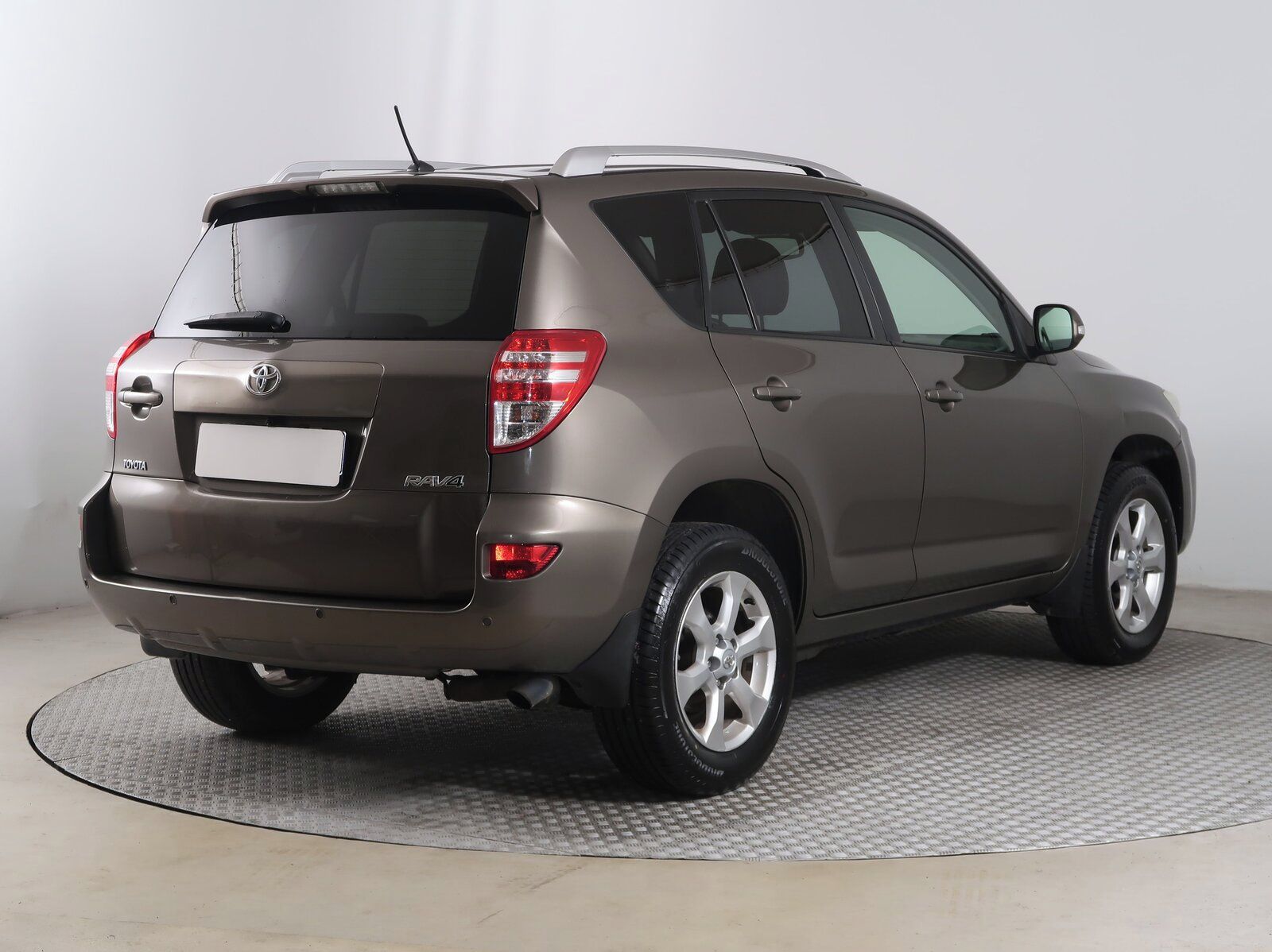 Toyota Rav4, 2.2 D-4D, 4X4 - fotka 5