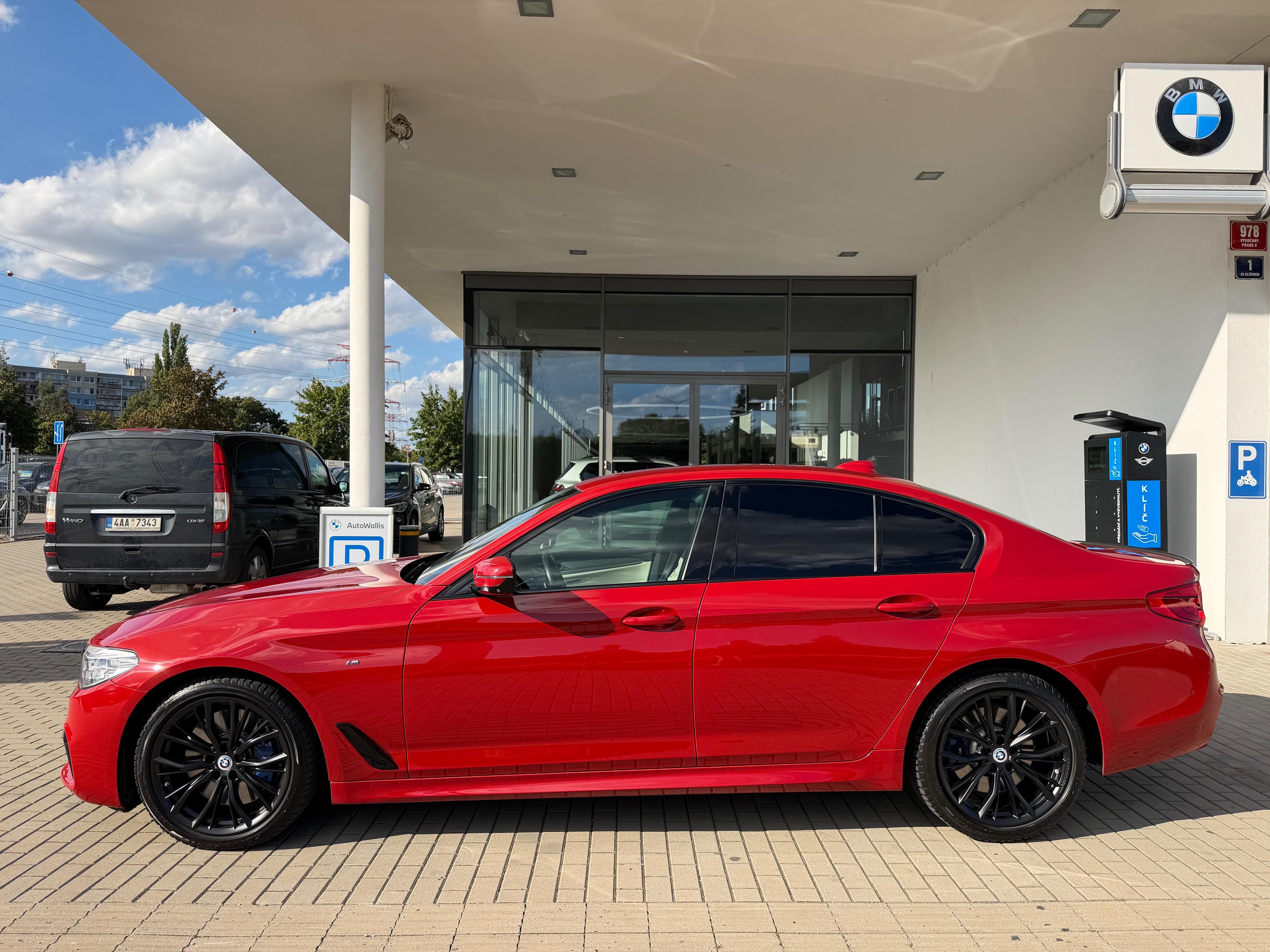 BMW Řada 5, 540i mpaket h&k, ČR individual - fotka 6