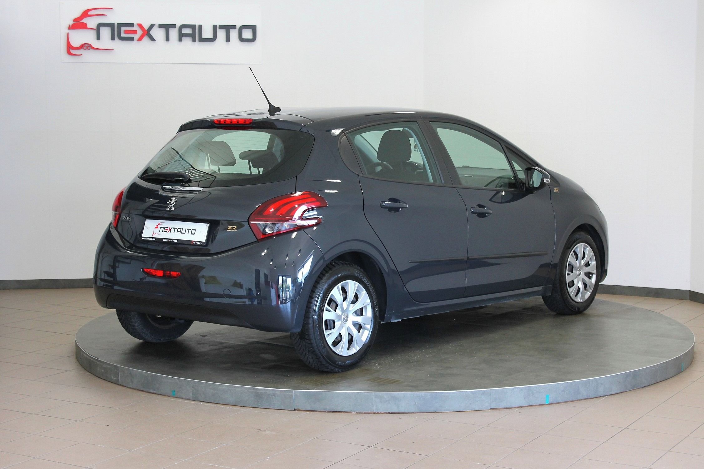 Peugeot 208, 1.5BlueHDi 75kW,KLIMA 1.MAJ.ČR - fotka 5