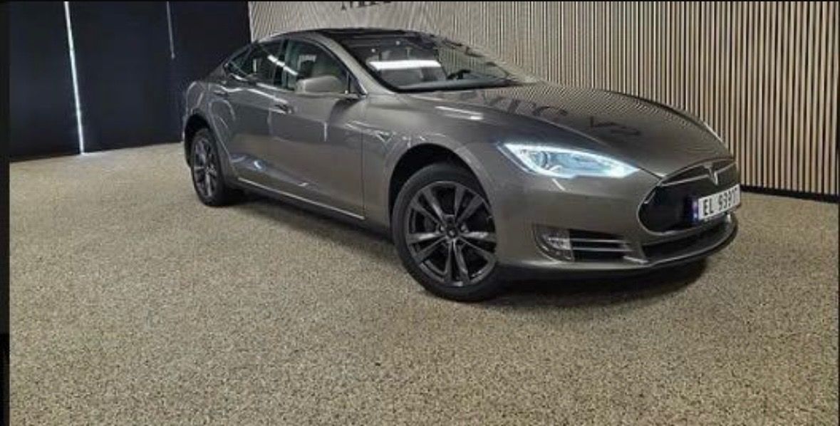 Tesla Model S - fotka 4
