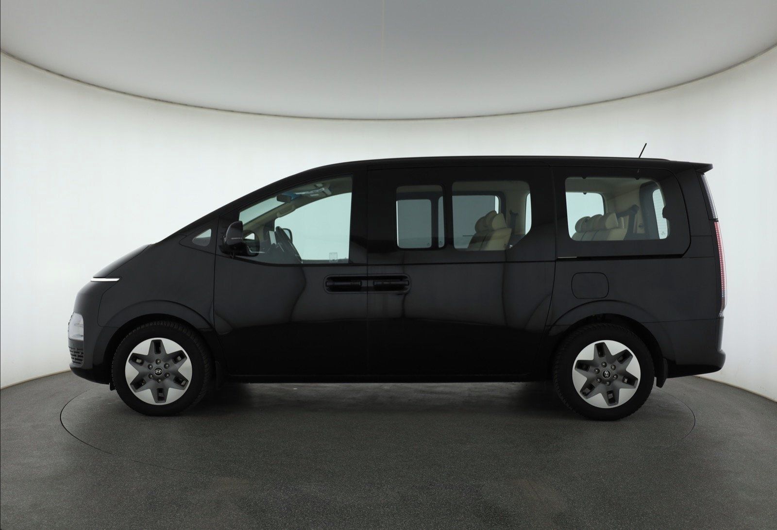 Hyundai Staria, 1.6 T-GDI HEV, Klima, ČR, 1Maj - fotka 3