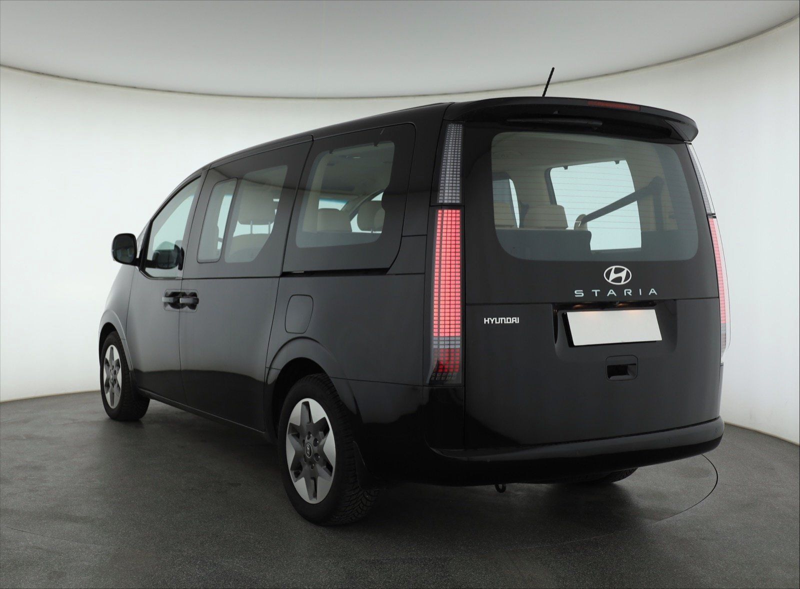 Hyundai Staria, 1.6 T-GDI HEV, Klima, ČR, 1Maj - fotka 4