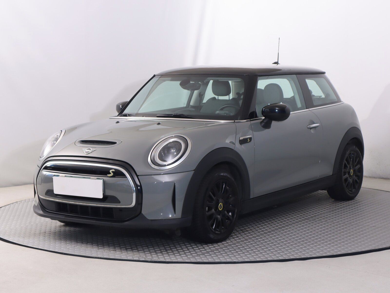 Mini, Cooper SE 32 kWh, SoH 96% - fotka 2