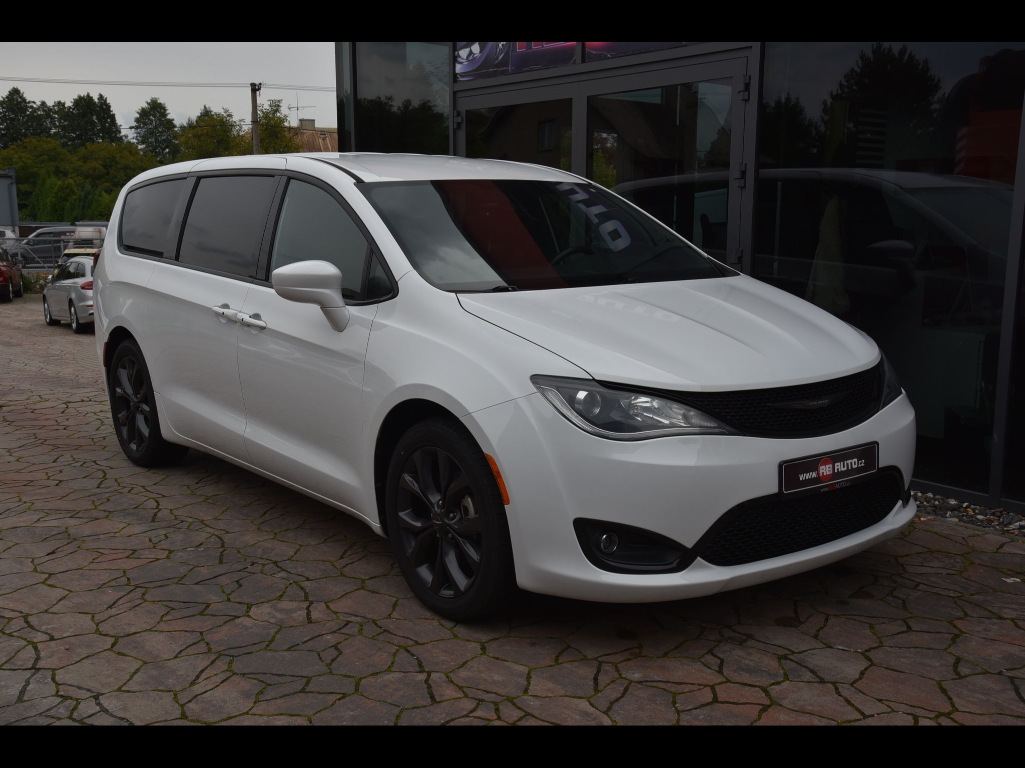 Chrysler Pacifica, 3.6L 300 PS 7 - míst Limited - fotka 2