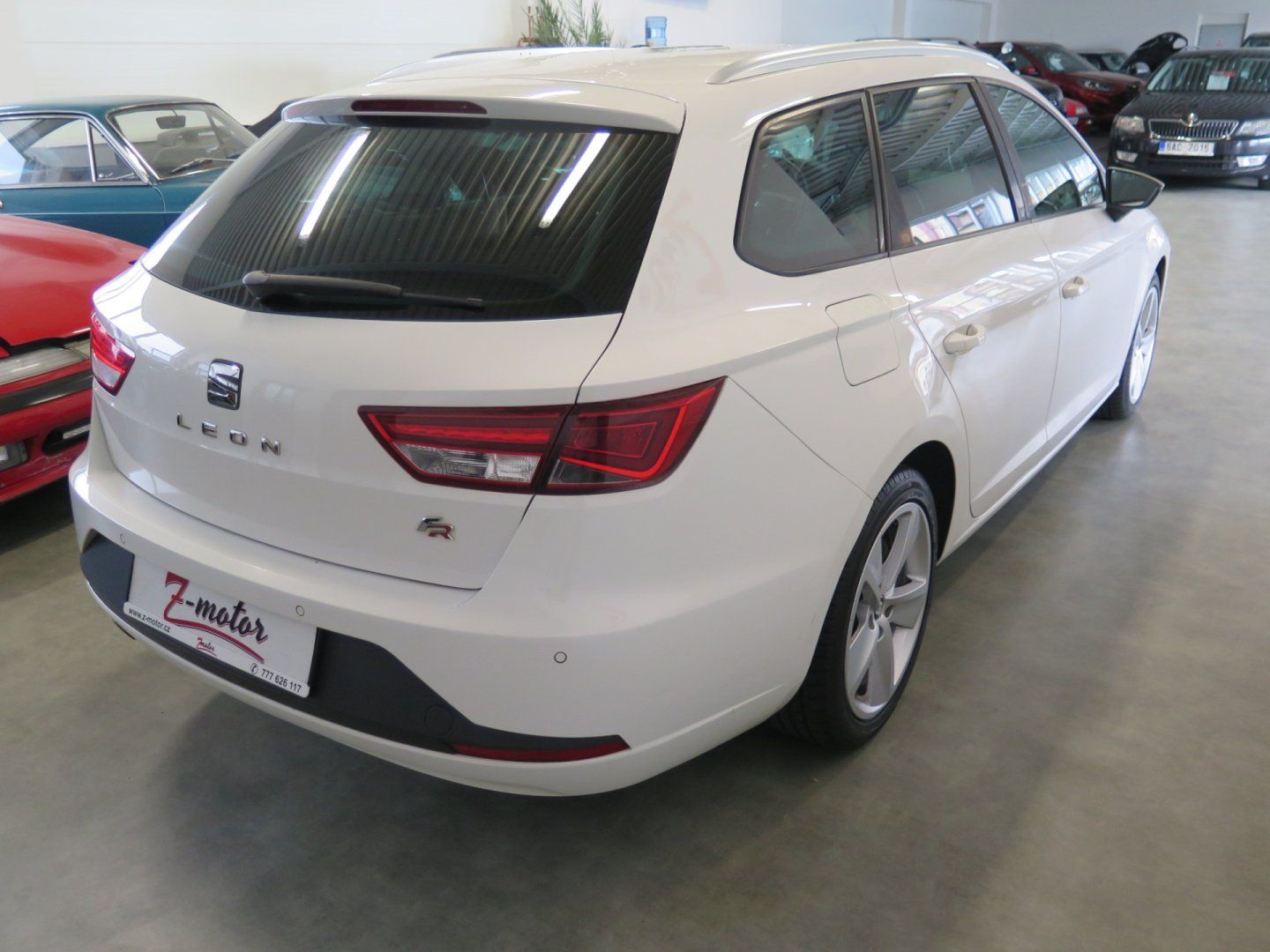 Seat Leon, 2.0TDI FR,klima,navi,servis - fotka 4