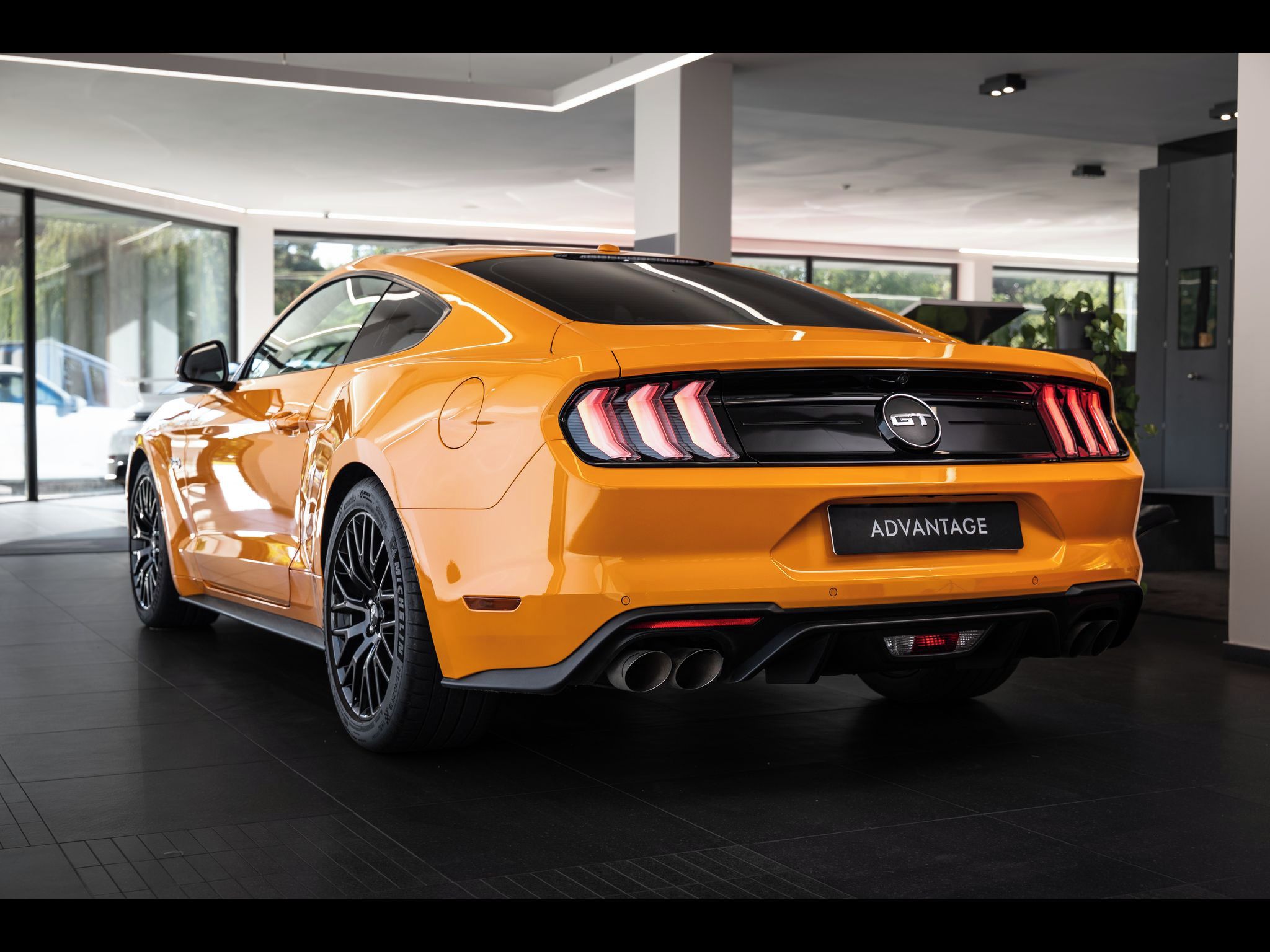 Ford Mustang, 5.0 V8 GT Fastback 1.majitel/P - fotka 4