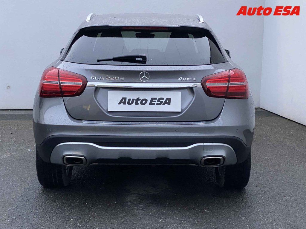 Mercedes-Benz CLA, 2.2 CDi 4MATIC,AT,LED - fotka 5