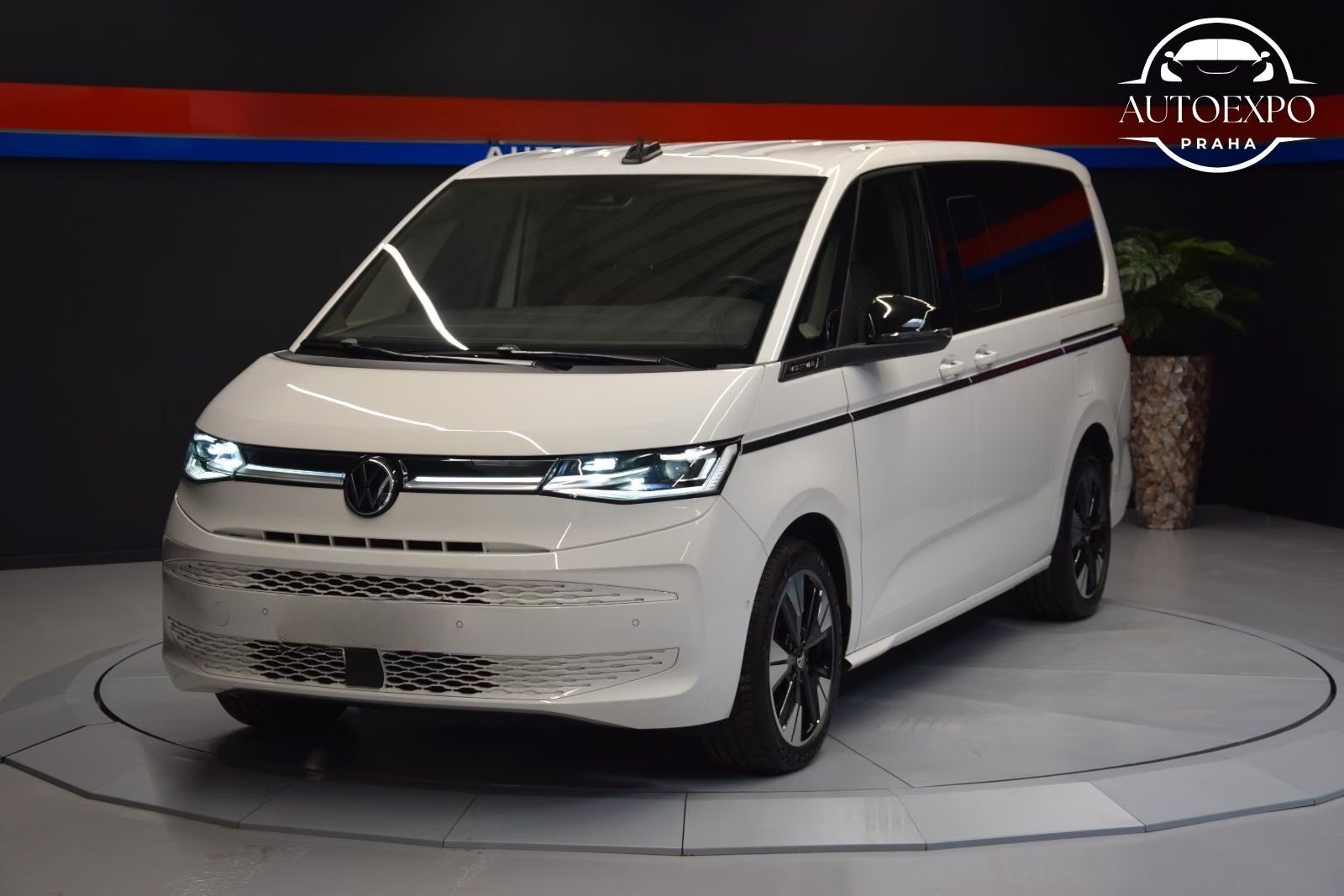Volkswagen Multivan, Style long* ACC* Matrix* - fotka 2