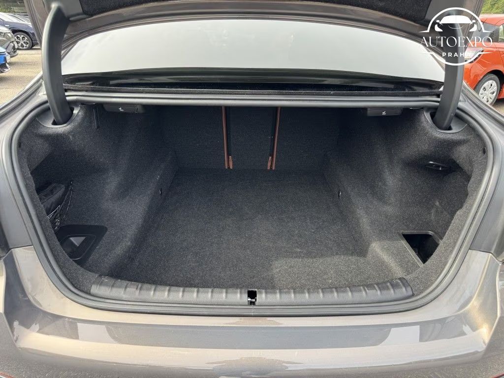 BMW Řada 5, M550i 390KW xDrive - fotka 6