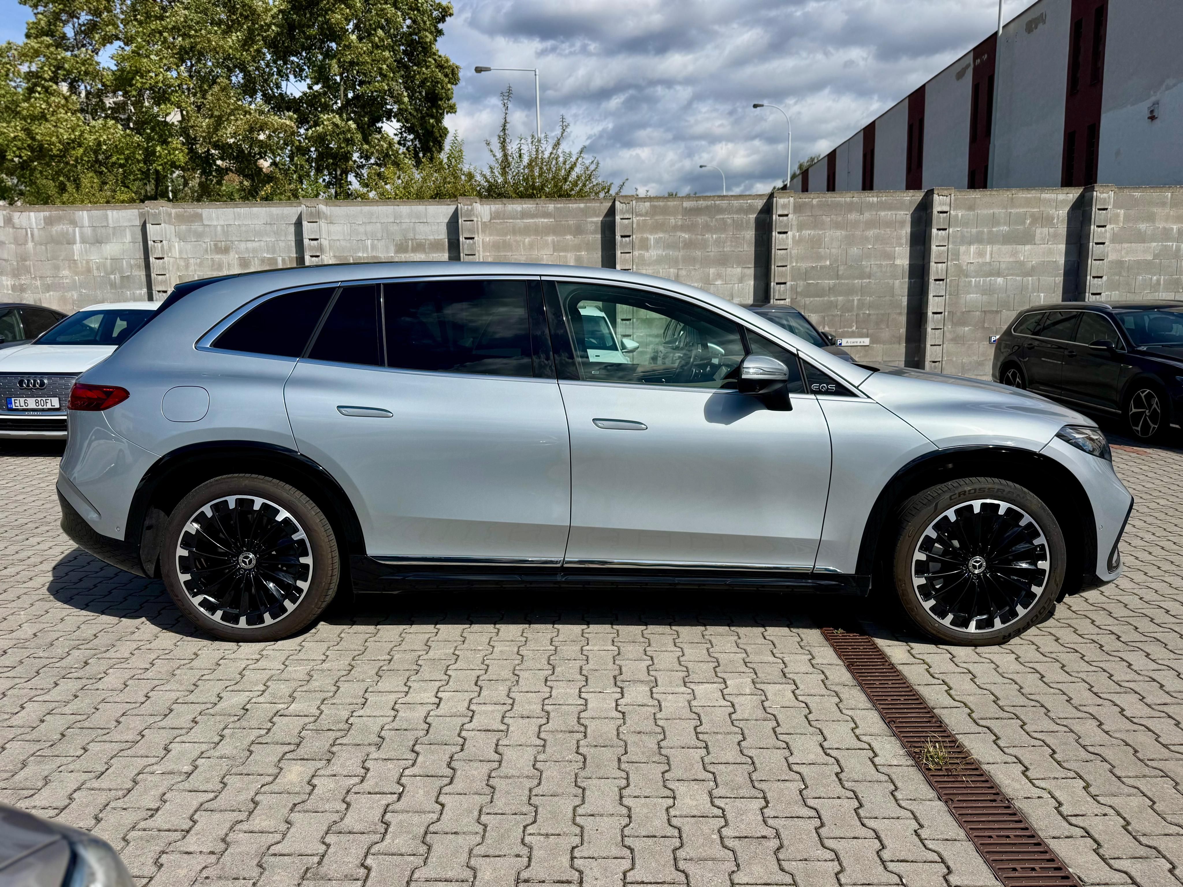 Mercedes-Benz EQS, 450 SUV 4Motion AMG vzduch - fotka 2