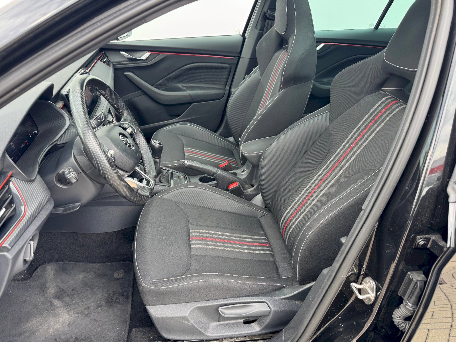 Škoda Scala, 1.0 TSI 85kW Monte Carlo DSG - fotka 5