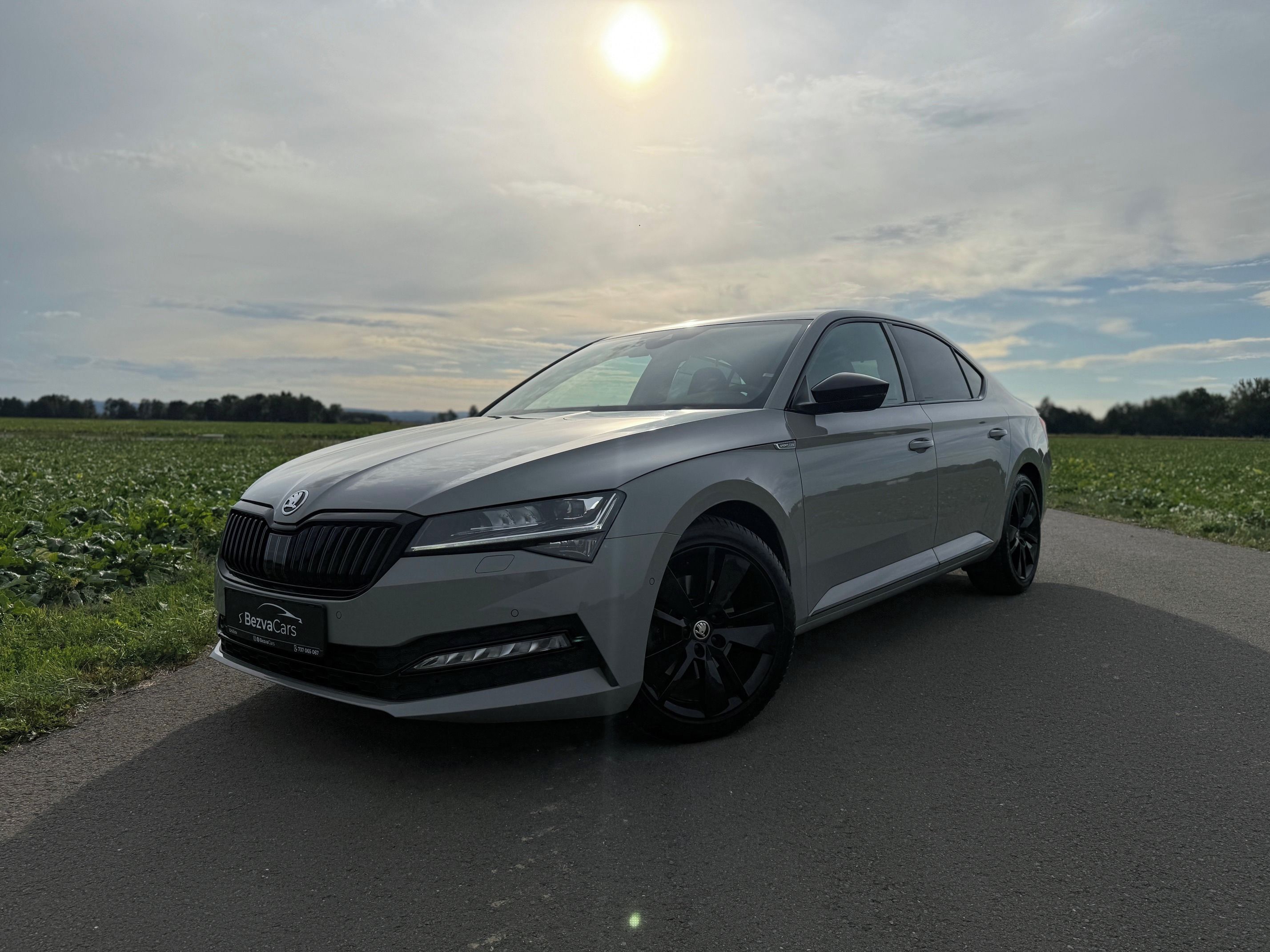 Škoda Superb, SPORTLINE 2.0TSI 140kW DSG ČR - fotka 2