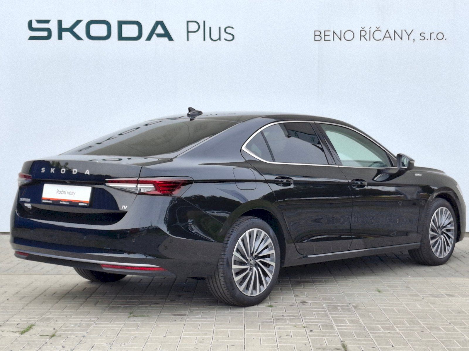 Škoda Superb, iV L&K DSG 1,5TSi 150kW - fotka 2