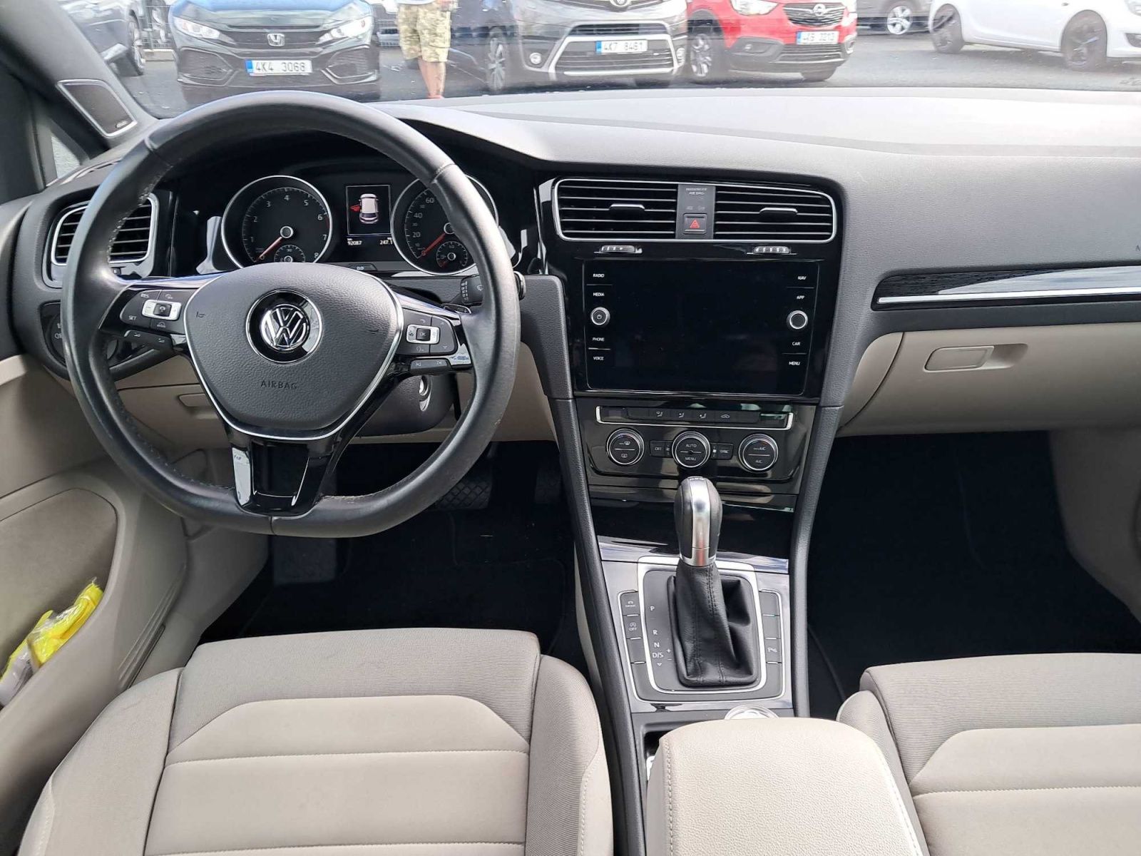 Volkswagen Golf, 1.5 TSI, Automat, Navi - fotka 3