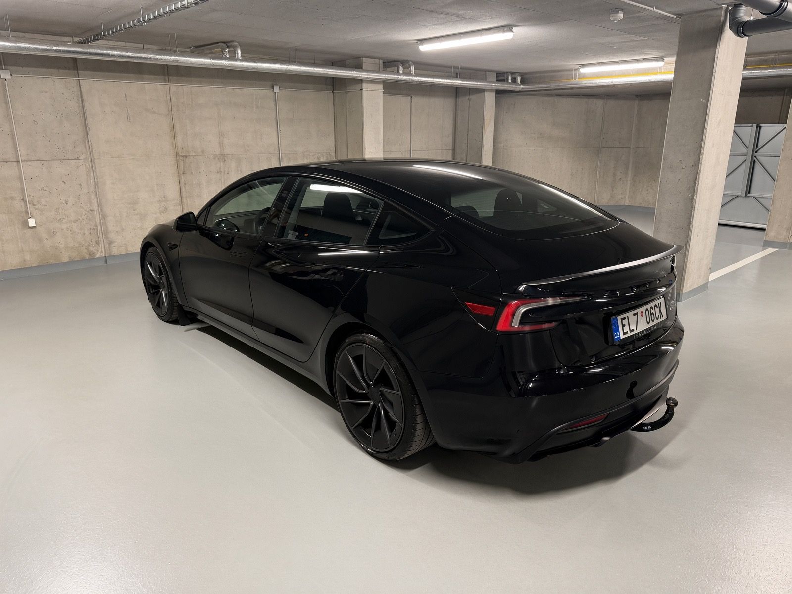 Tesla Model 3 - fotka 6
