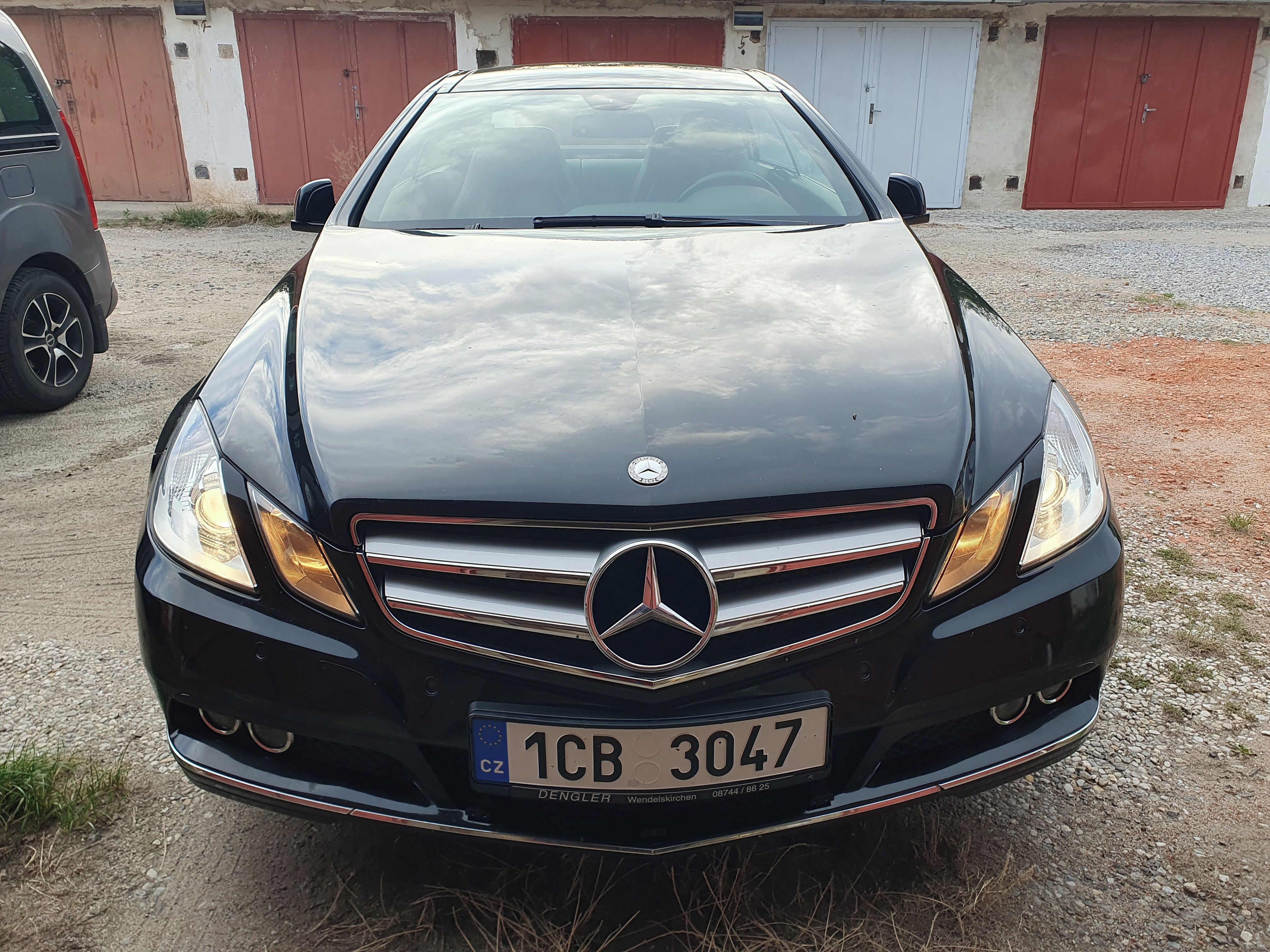 Mercedes-Benz Třídy E, E 250 kupé