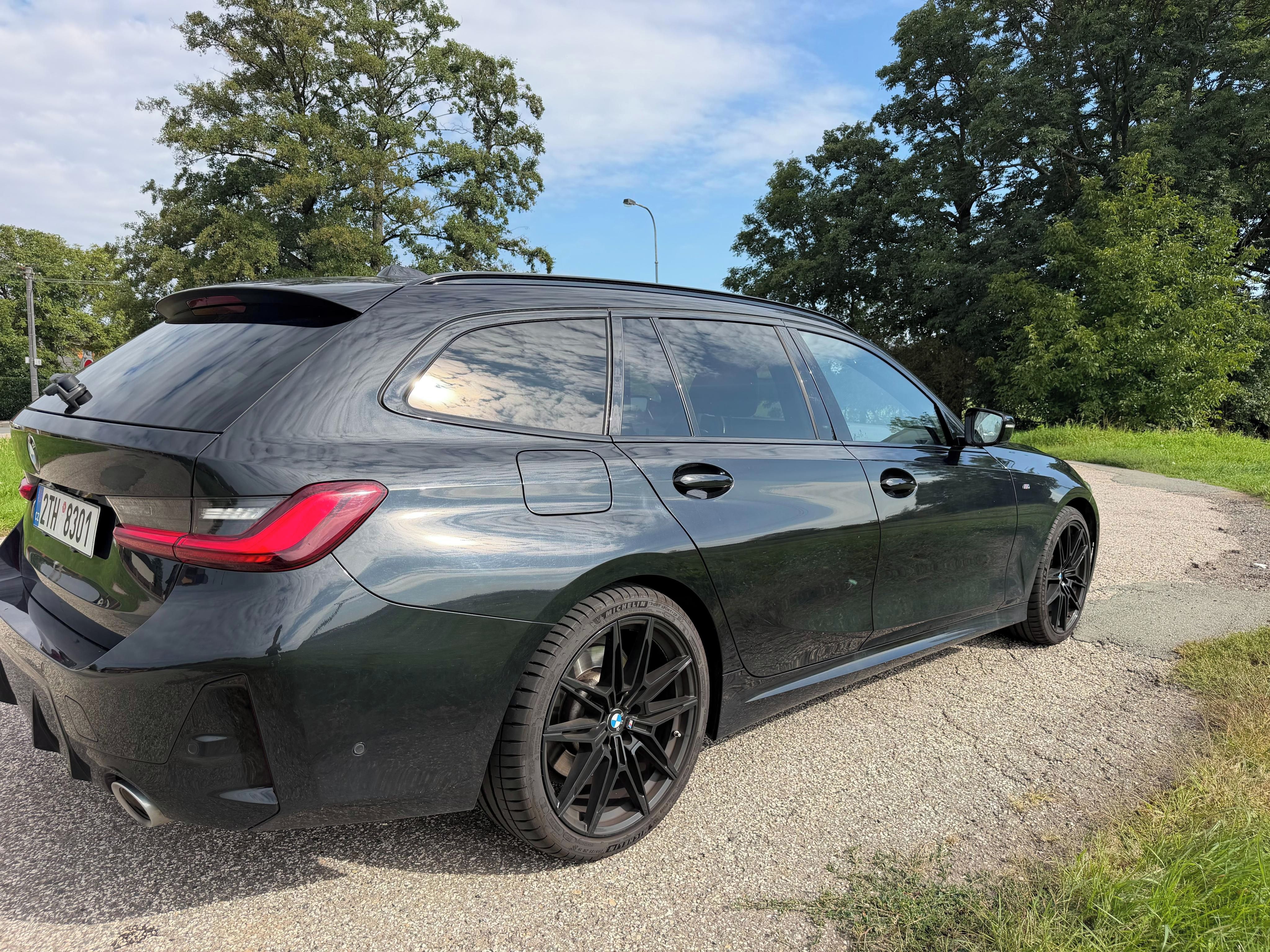 BMW Řada 3, 330i xDrive ČR DPH Tažné - fotka 5